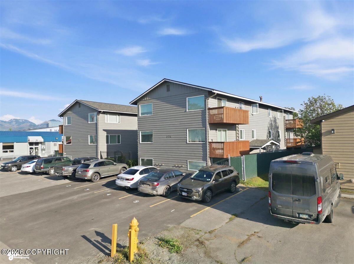 824 W 25th Avenue Property Photo 9