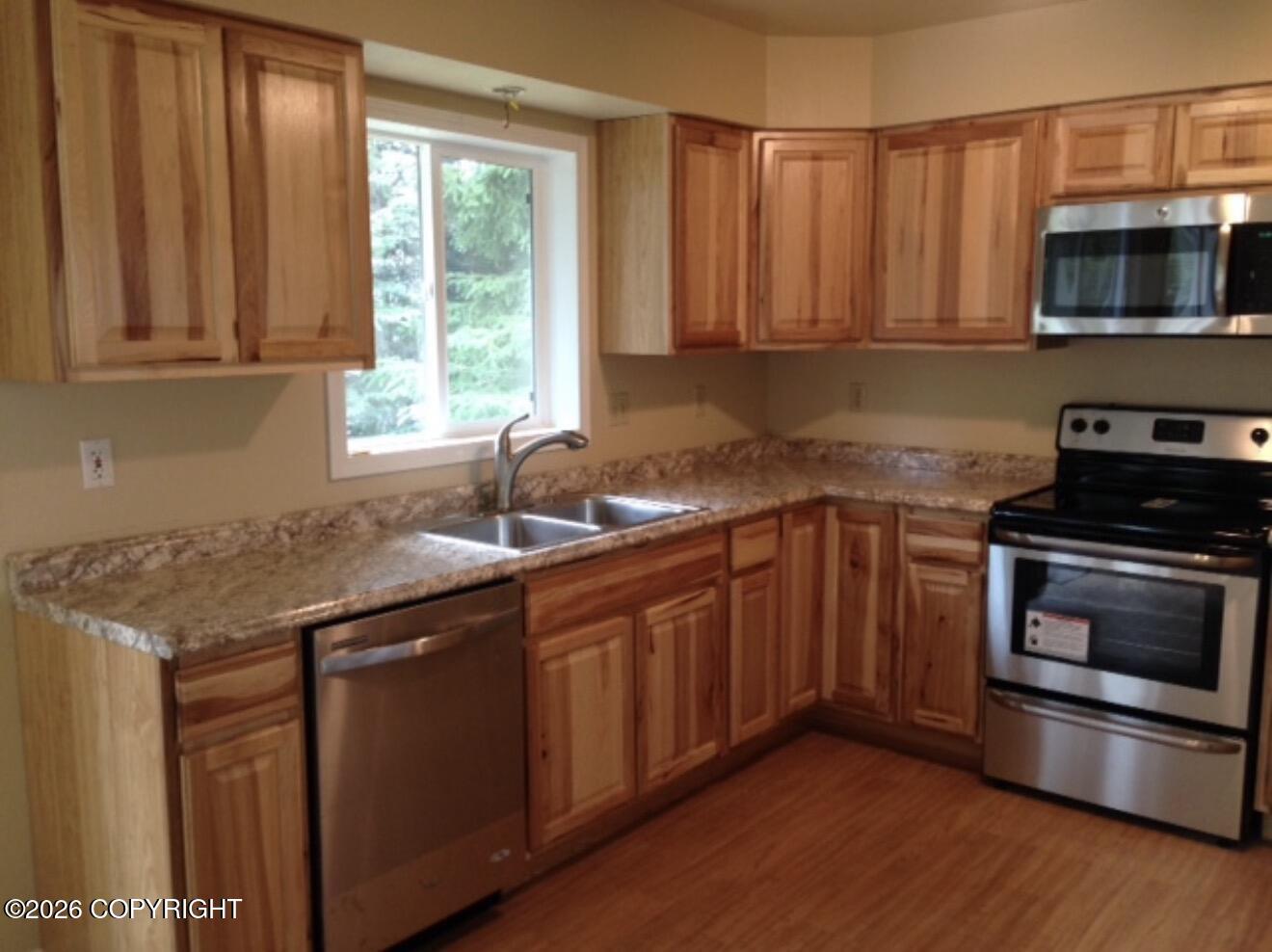 335 E Fairview Avenue Property Photo 9