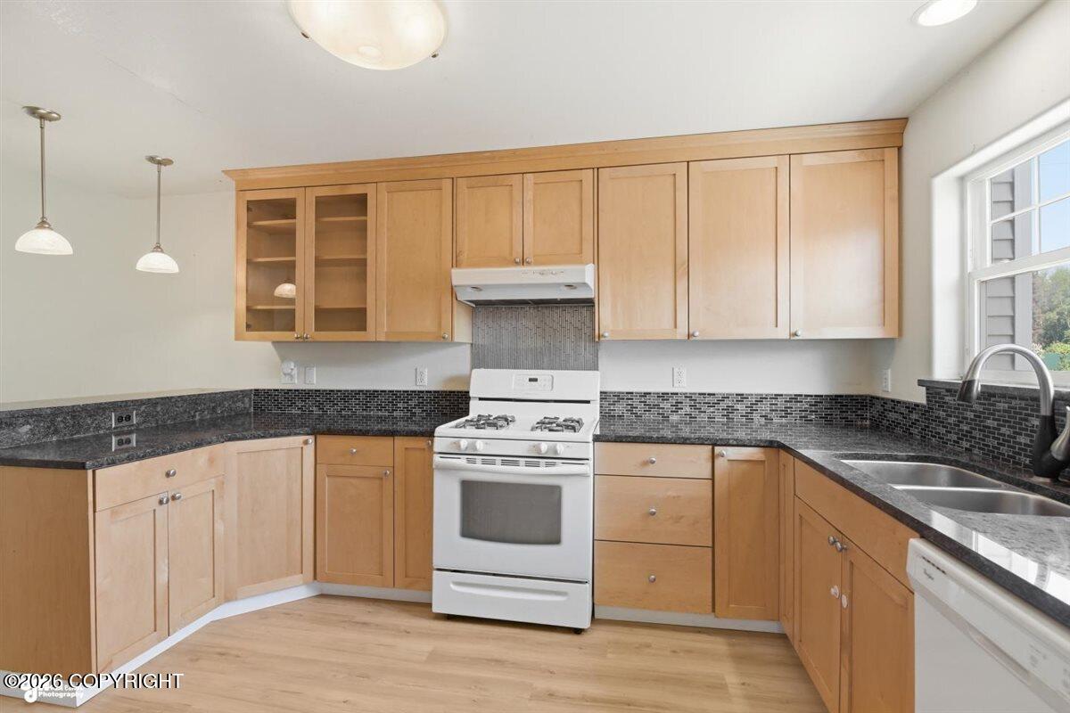 244 E Dowling Road #244 Property Photo 11