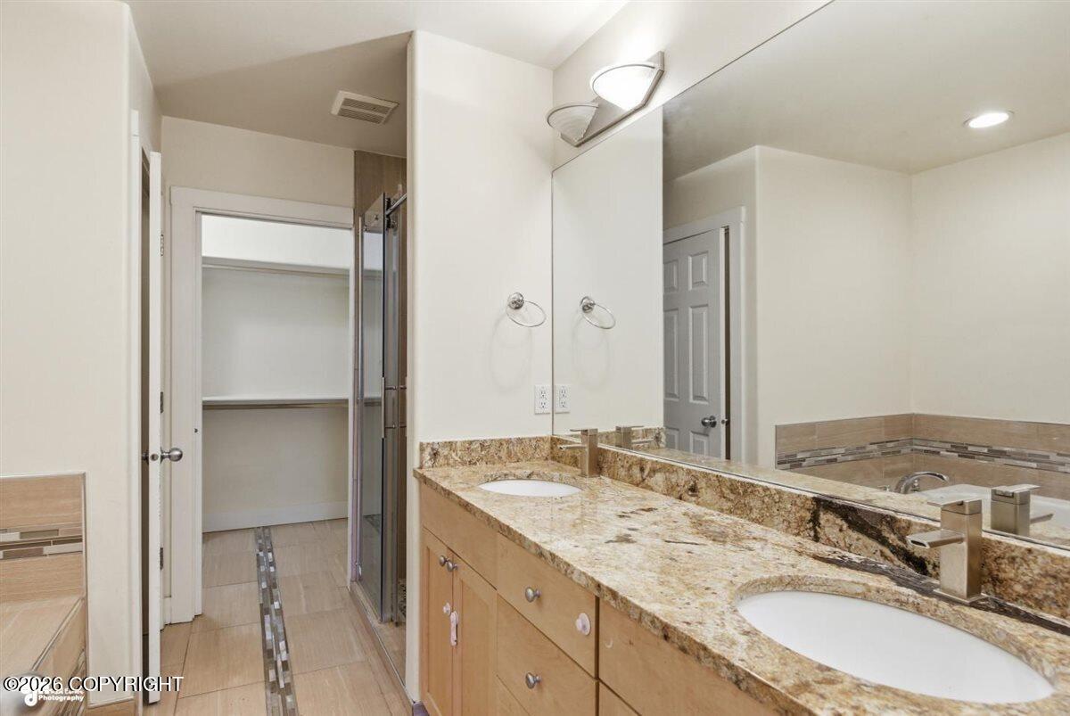 244 E Dowling Road #244 Property Photo 25