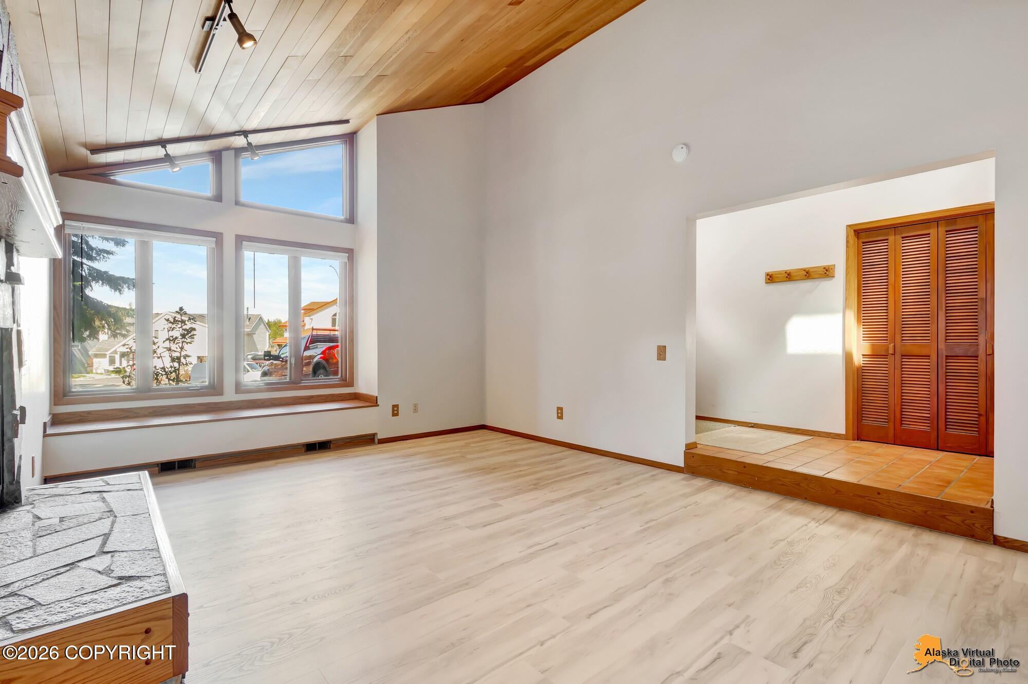 6611 Lawlor Circle Property Photo 8