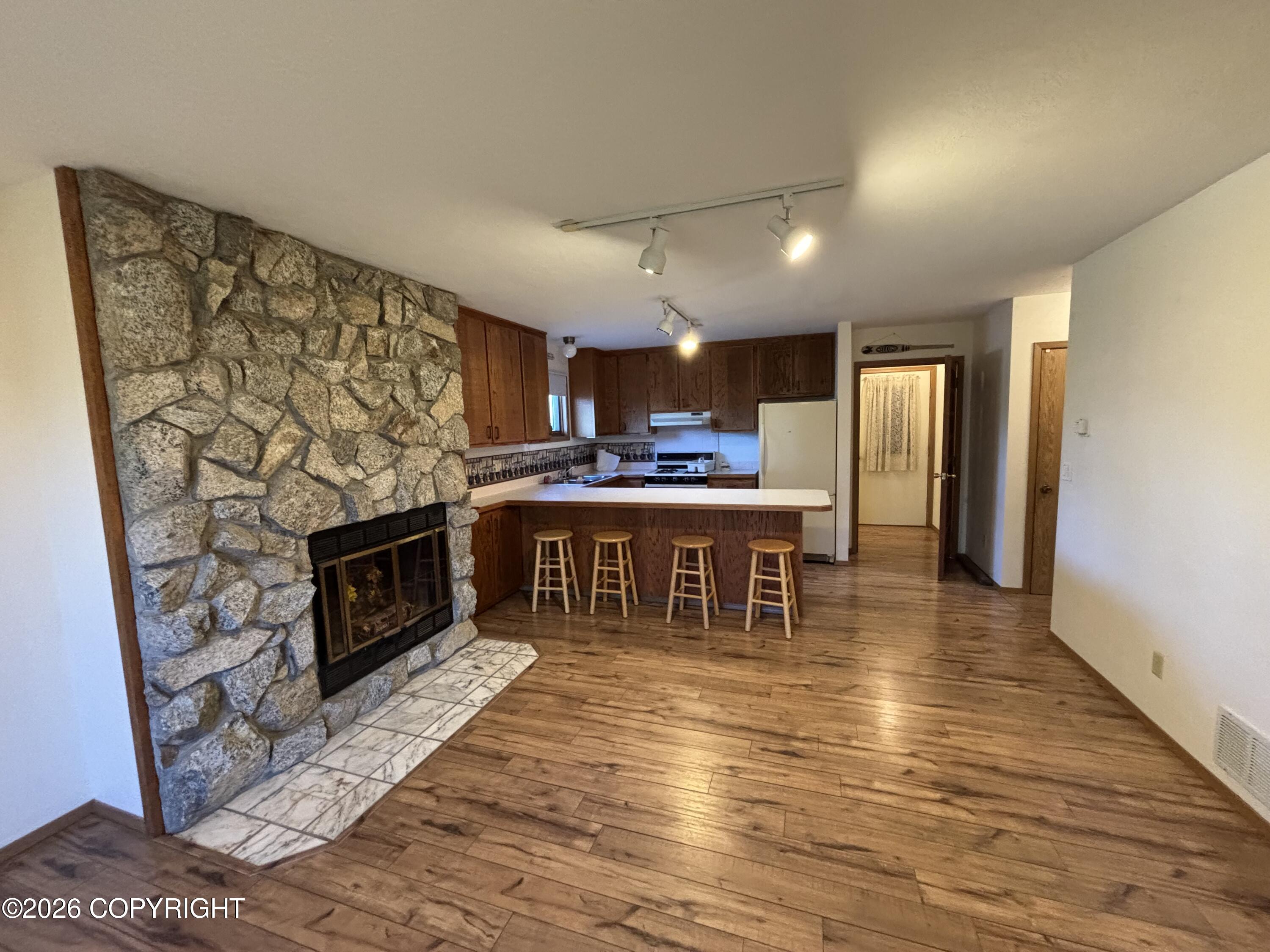 48011 Miracle Avenue Property Photo 8
