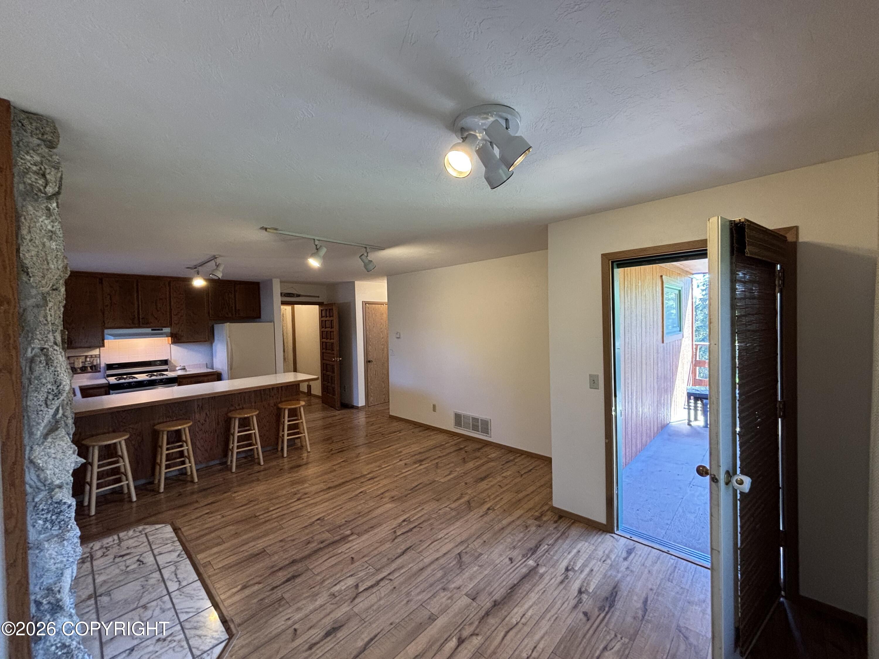 48011 Miracle Avenue Property Photo 9