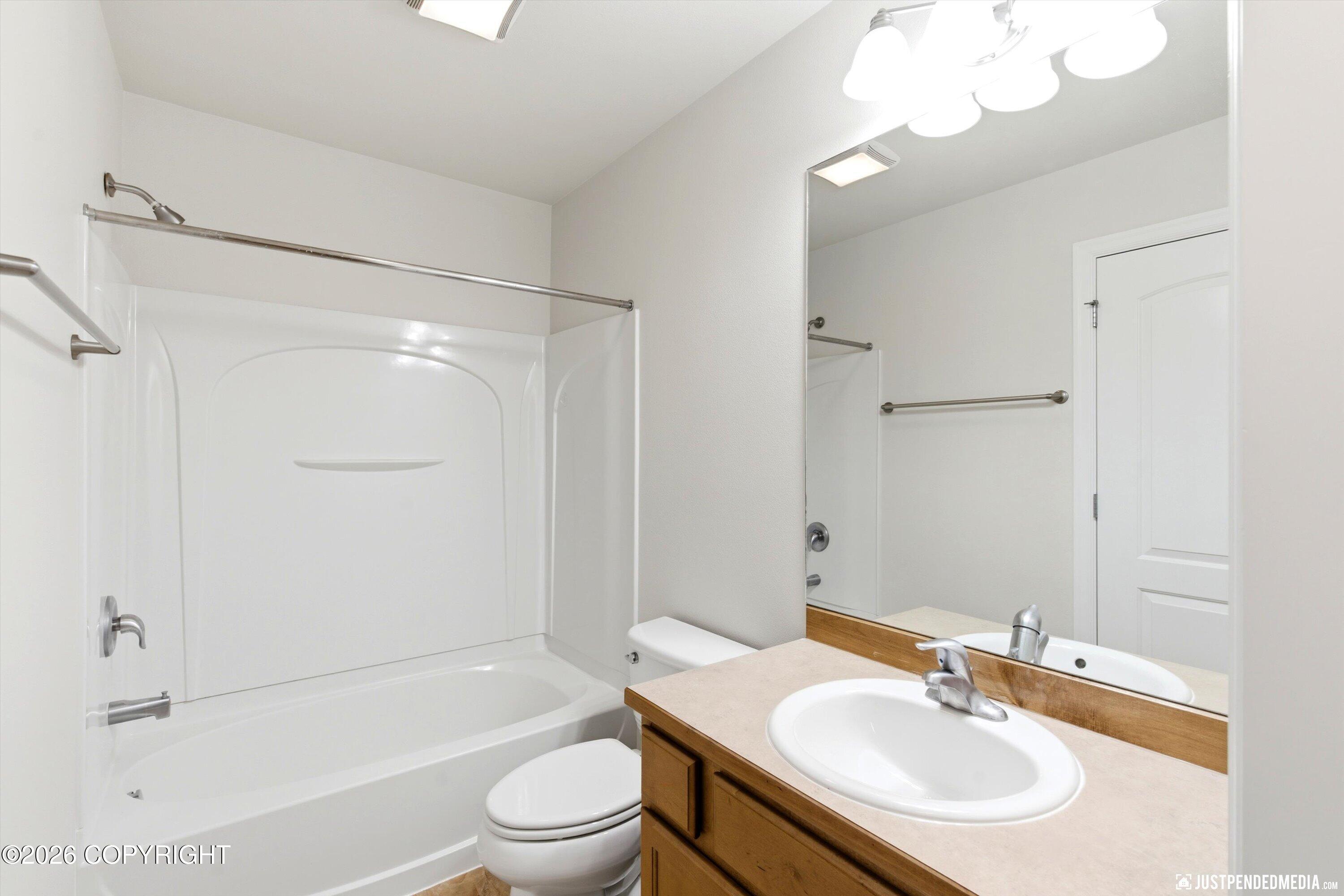 238 Glenn Abbey Place #18 Property Photo 4
