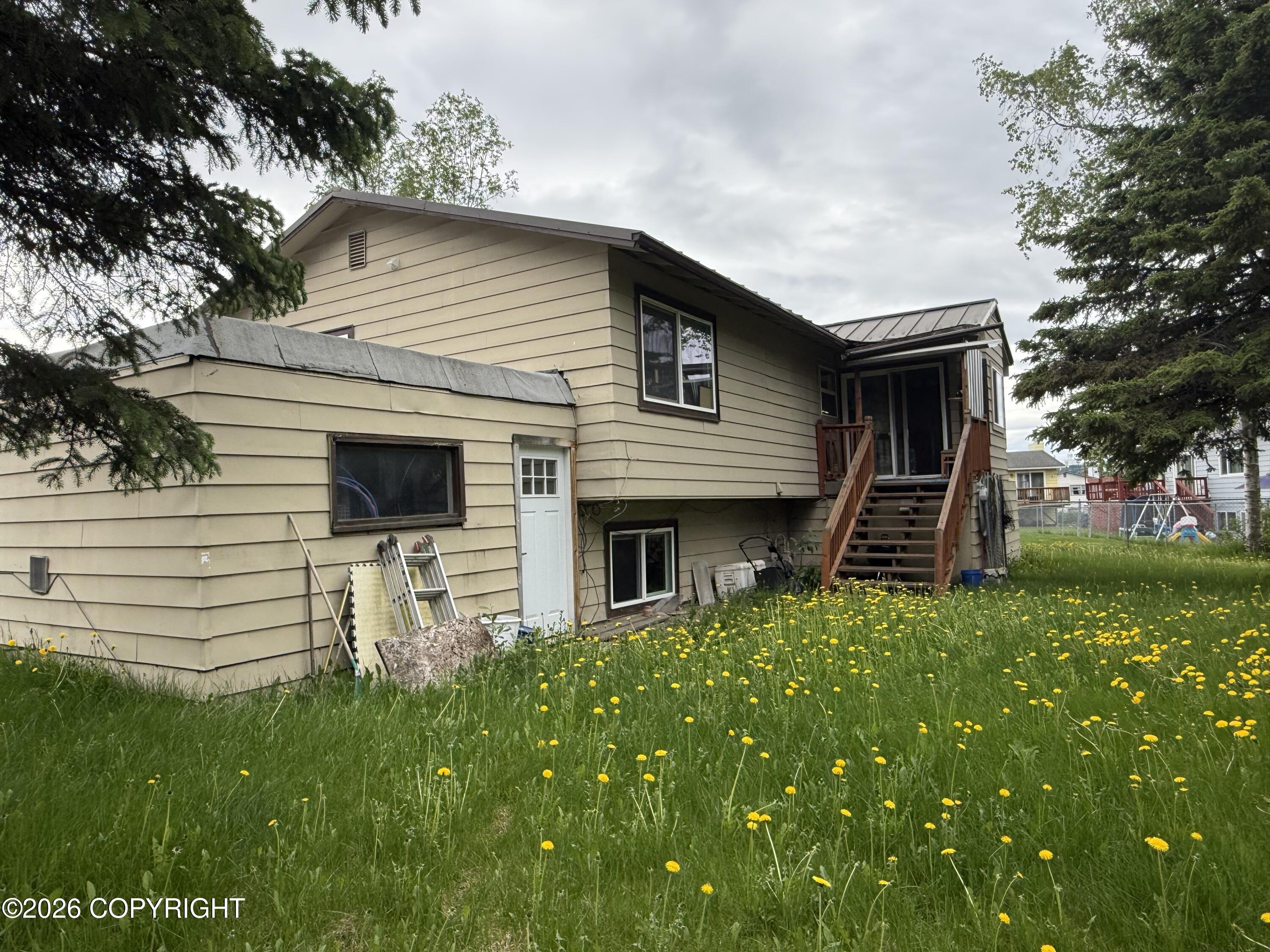 521 E 46th Place Property Photo 32