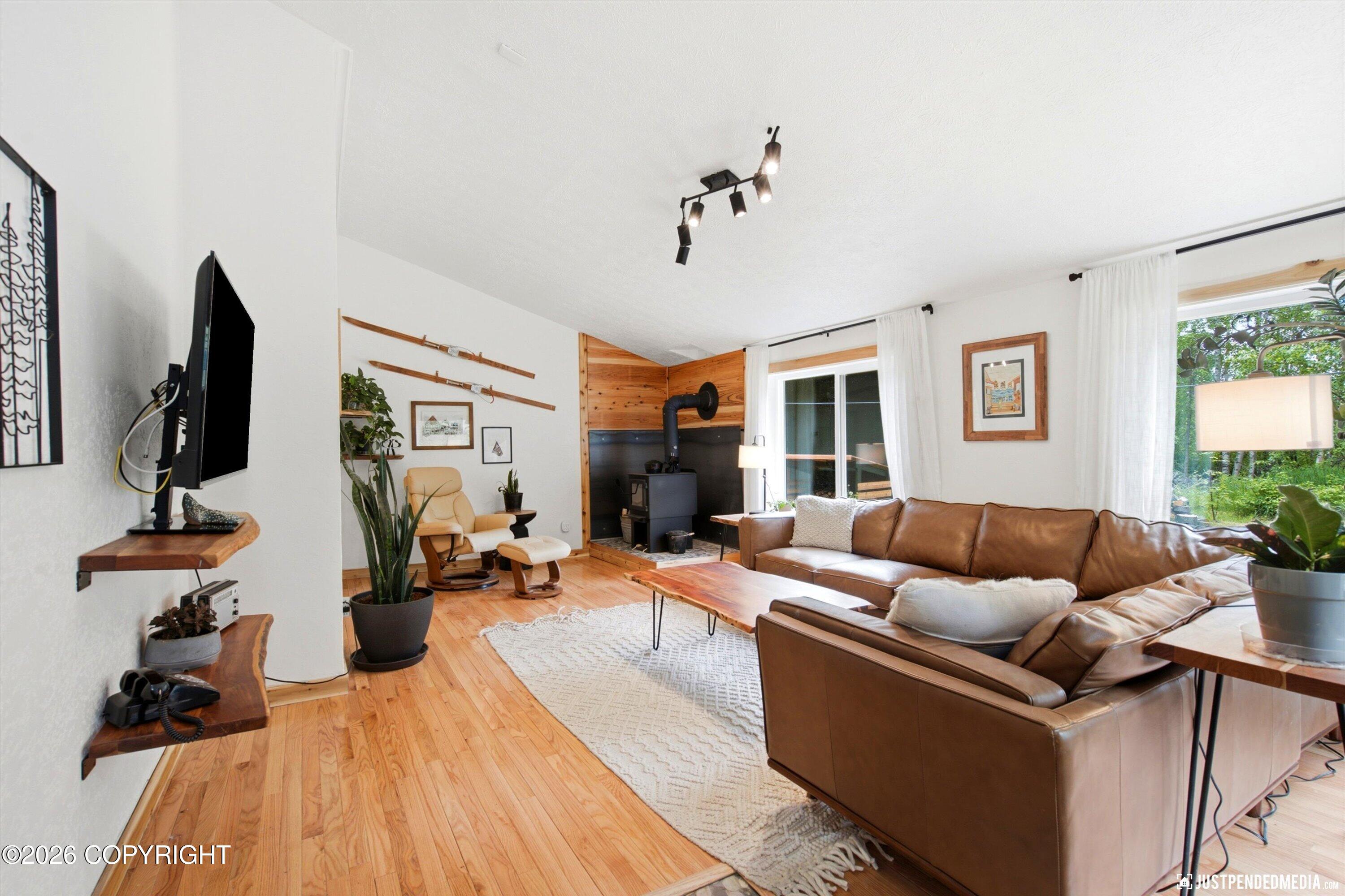 935 N Leatherleaf Loop Property Photo 3