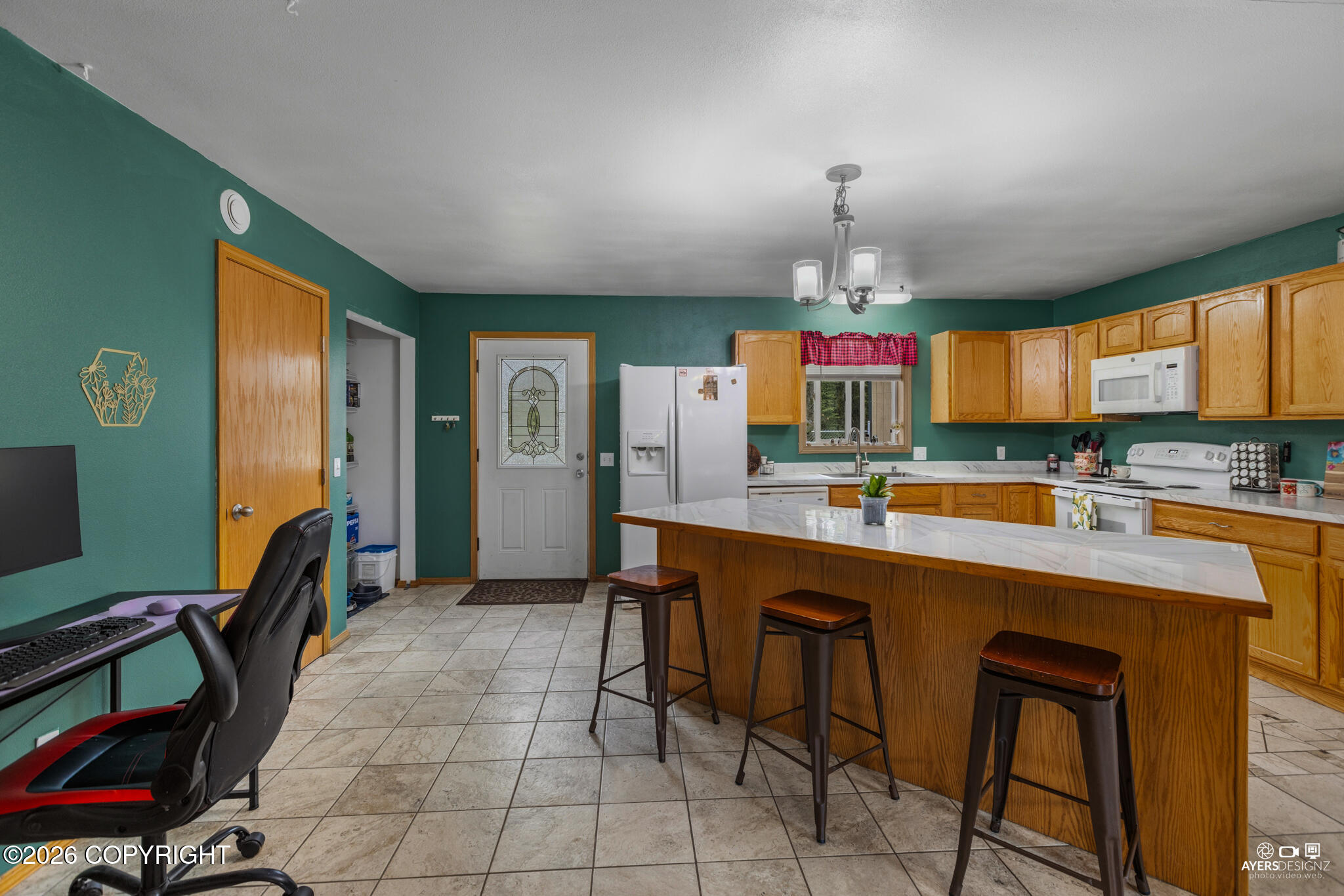 37111 Chinook Street Property Photo 7