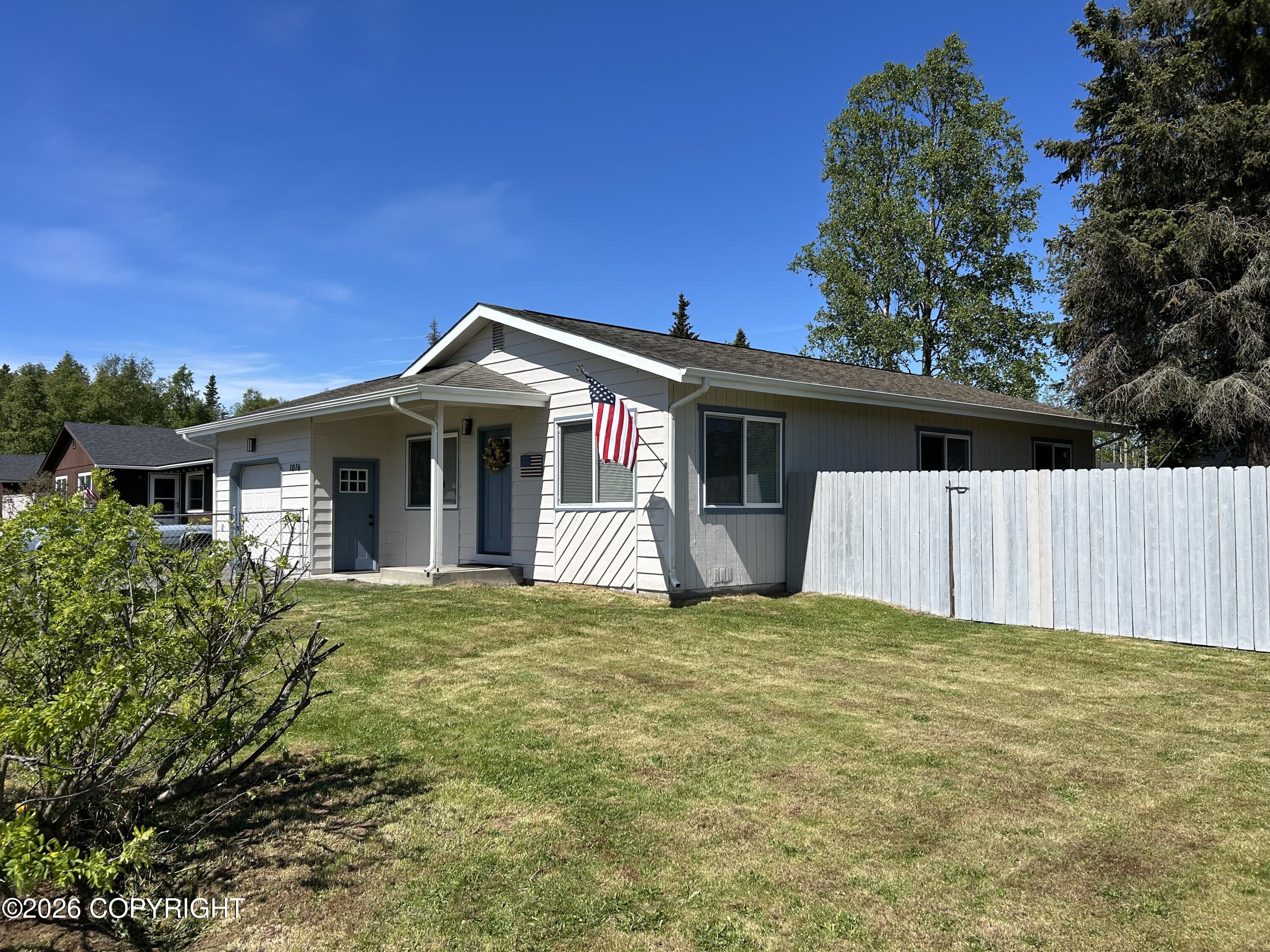 1076 Walnut Avenue Property Photo 1