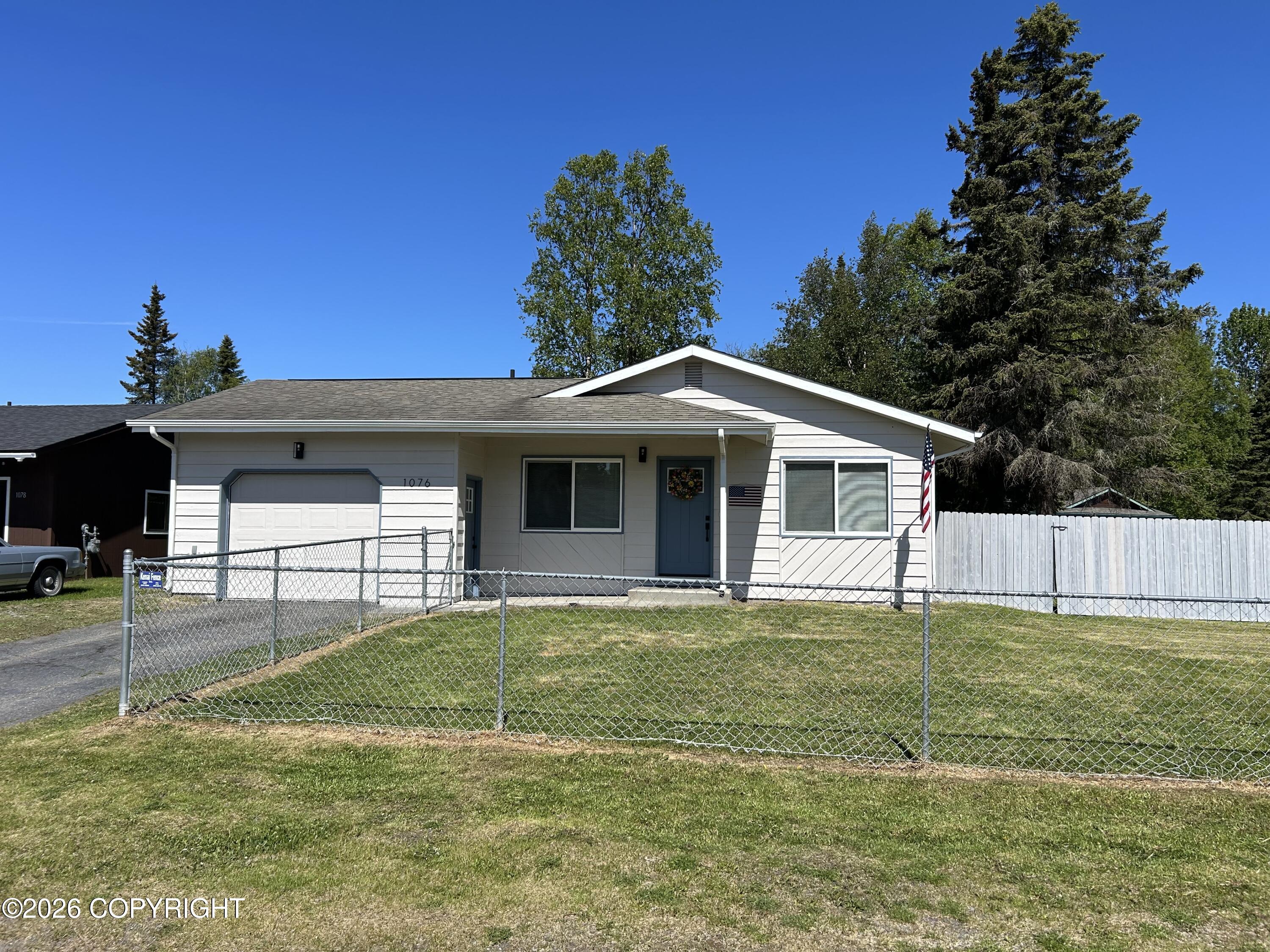 1076 Walnut Avenue Property Photo 2