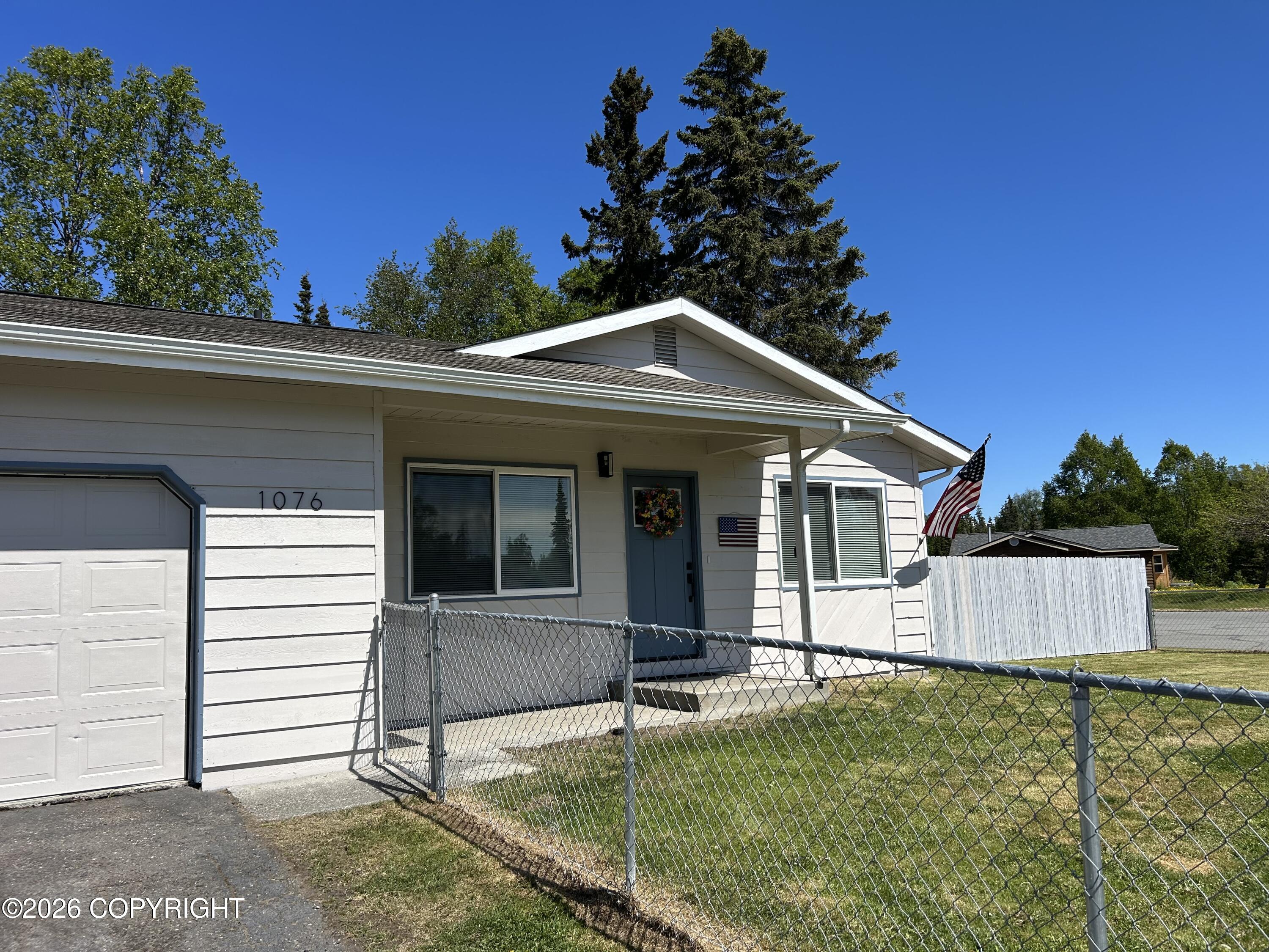 1076 Walnut Avenue Property Photo 3