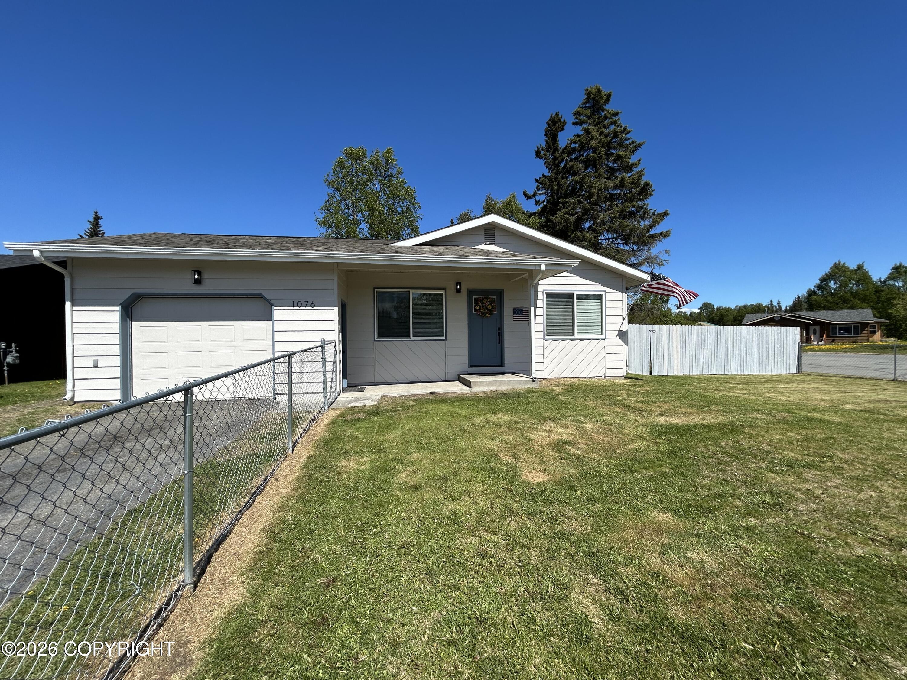 1076 Walnut Avenue Property Photo 4