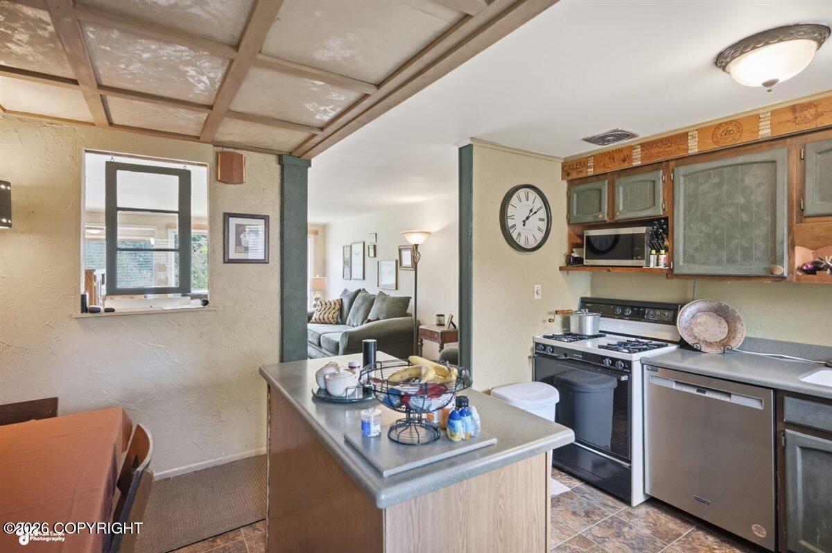 1568 G Street Property Photo 8