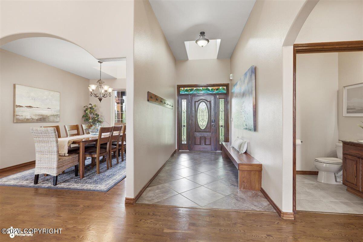 5345 Riverton Avenue Property Photo 4