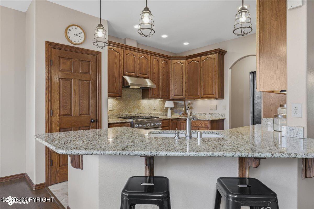 5345 Riverton Avenue Property Photo 15