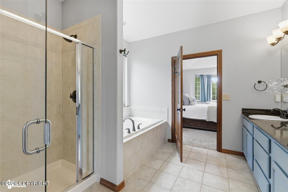 5345 Riverton Avenue Property Photo 22