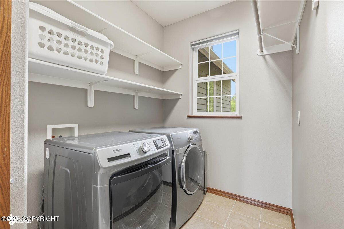 5345 Riverton Avenue Property Photo 23