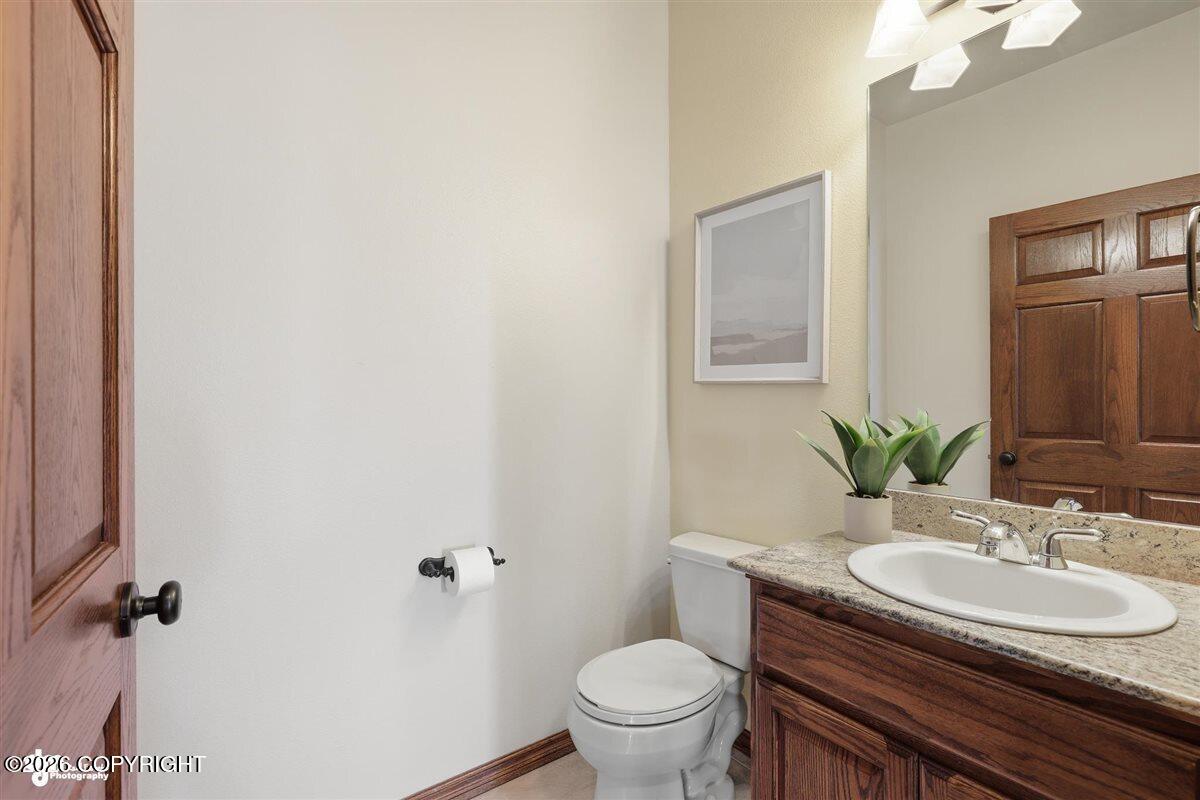 5345 Riverton Avenue Property Photo 24
