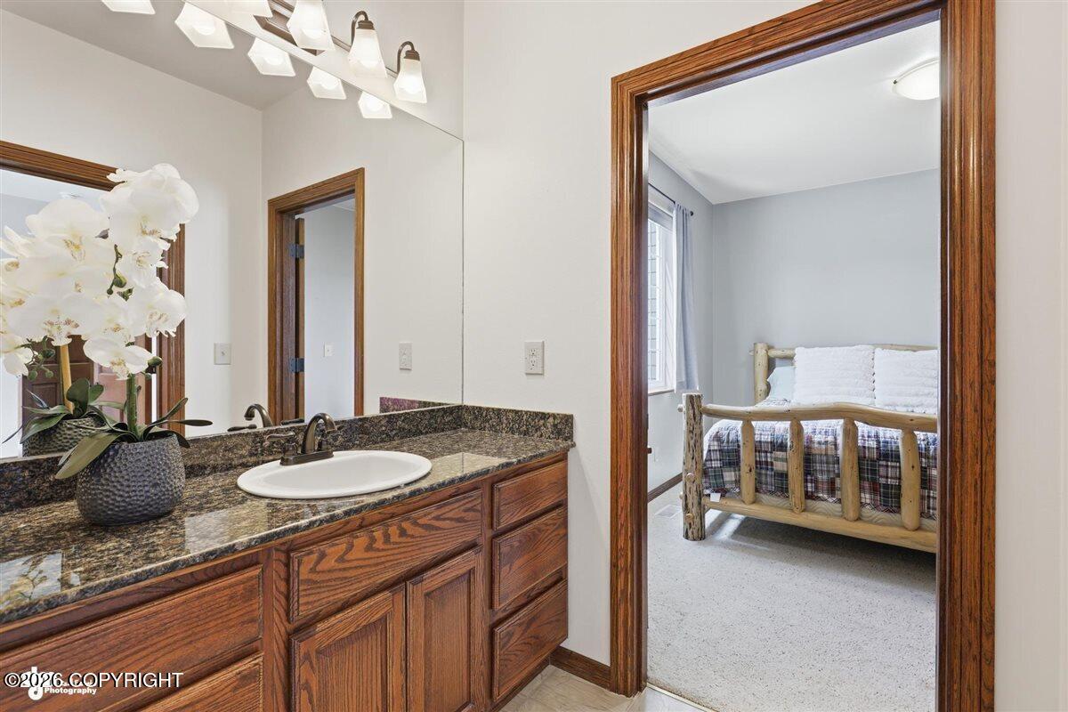 5345 Riverton Avenue Property Photo 28