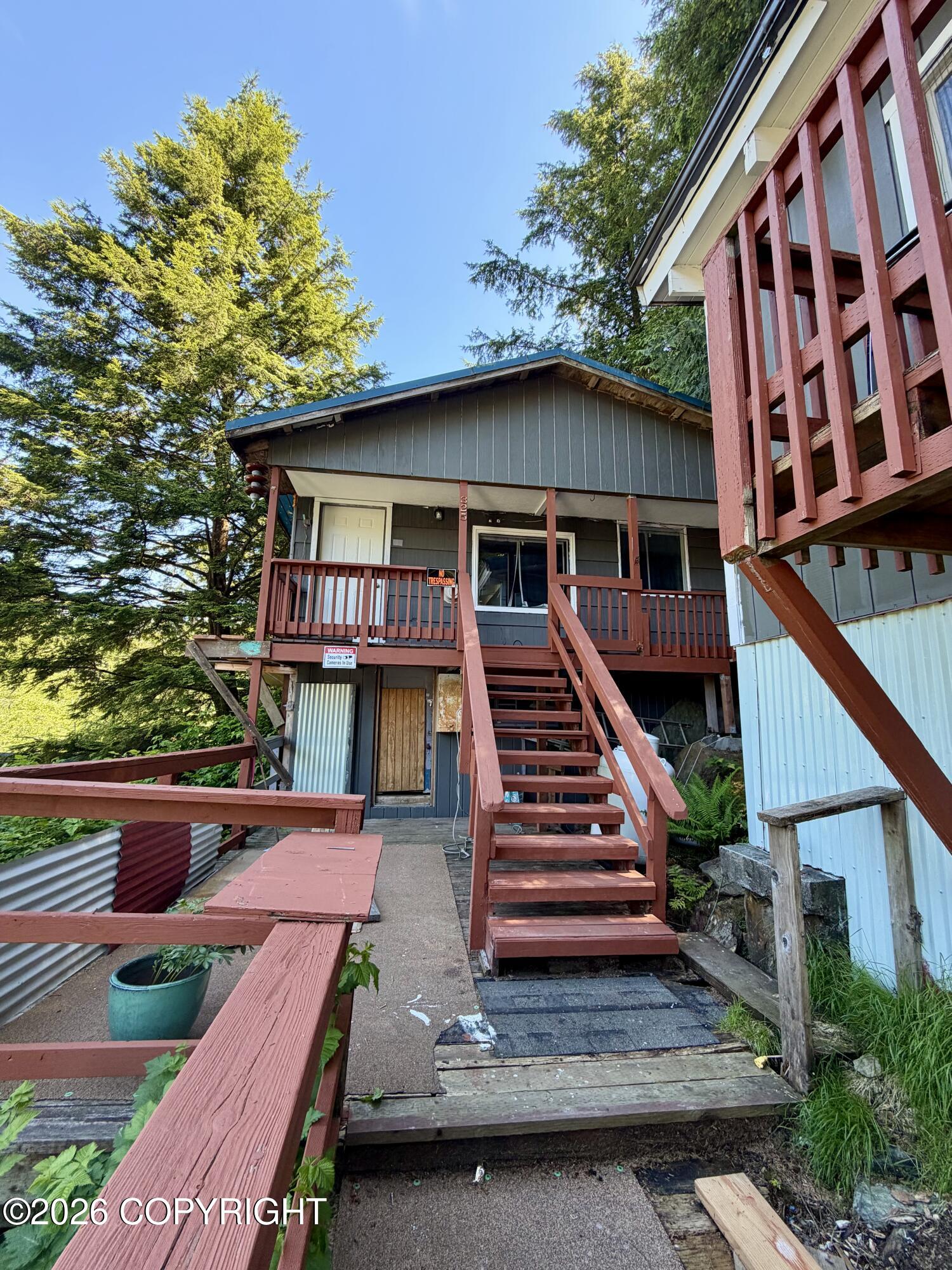 325 Upland Way Property Photo 5