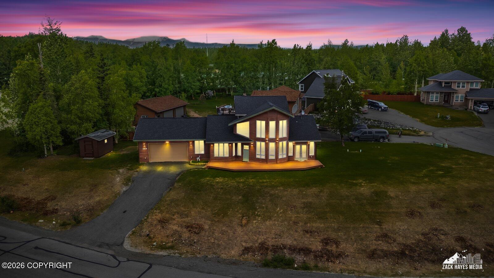1910 S Paddock Drive Property Photo 2