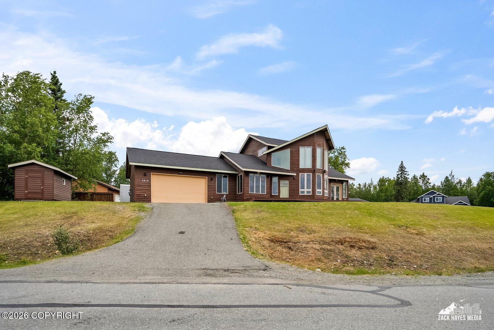 1910 S Paddock Drive Property Photo 4