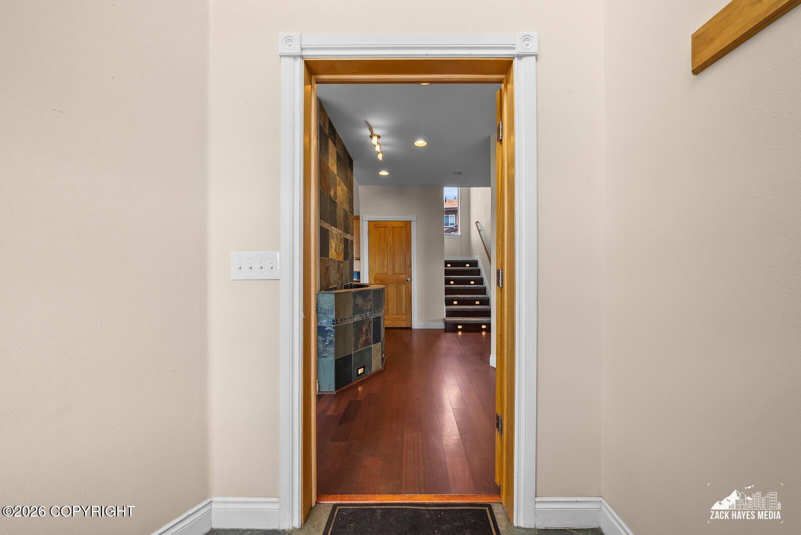 1910 S Paddock Drive Property Photo 8