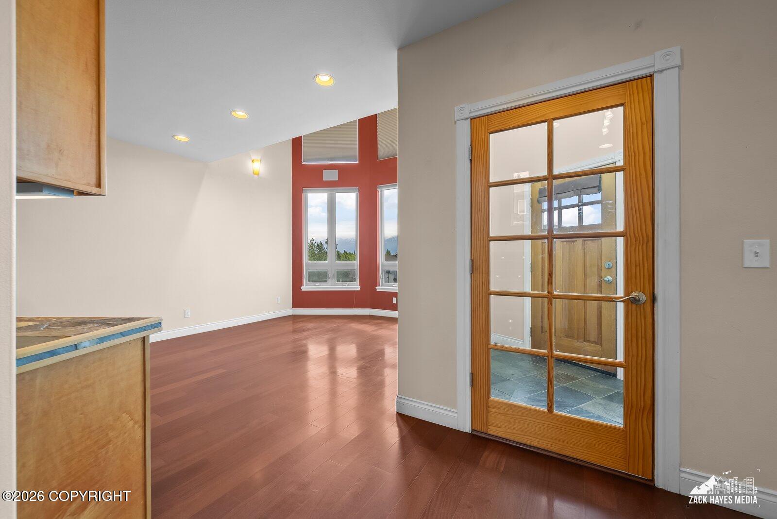 1910 S Paddock Drive Property Photo 10