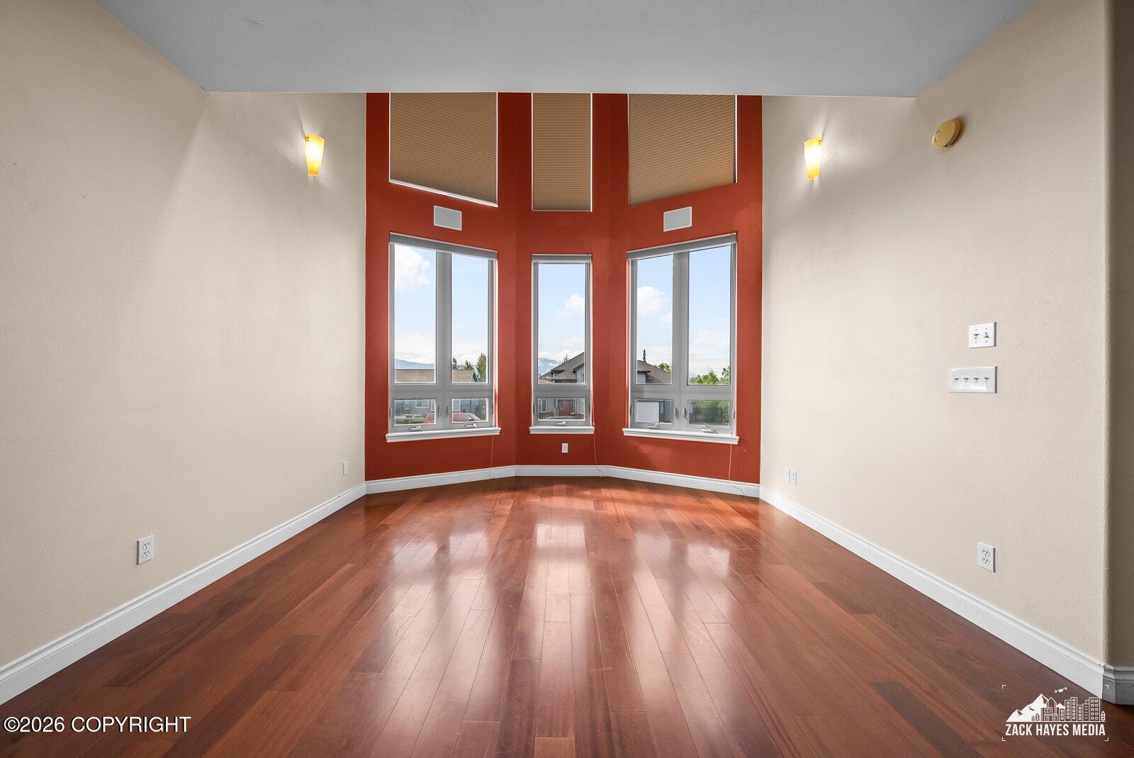 1910 S Paddock Drive Property Photo 12