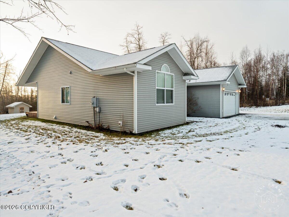 4570 W Yundt Drive Property Photo 6