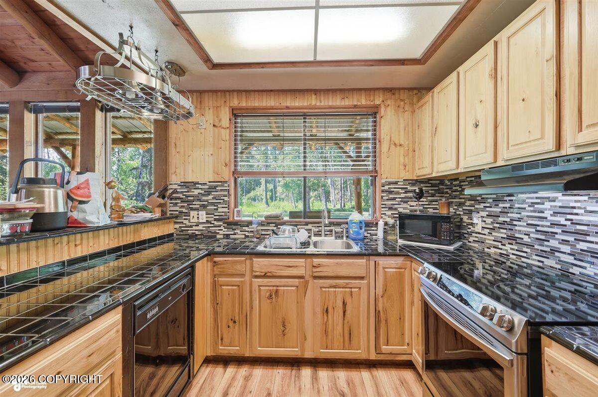 2644 S Beechwood Circle Property Photo 4