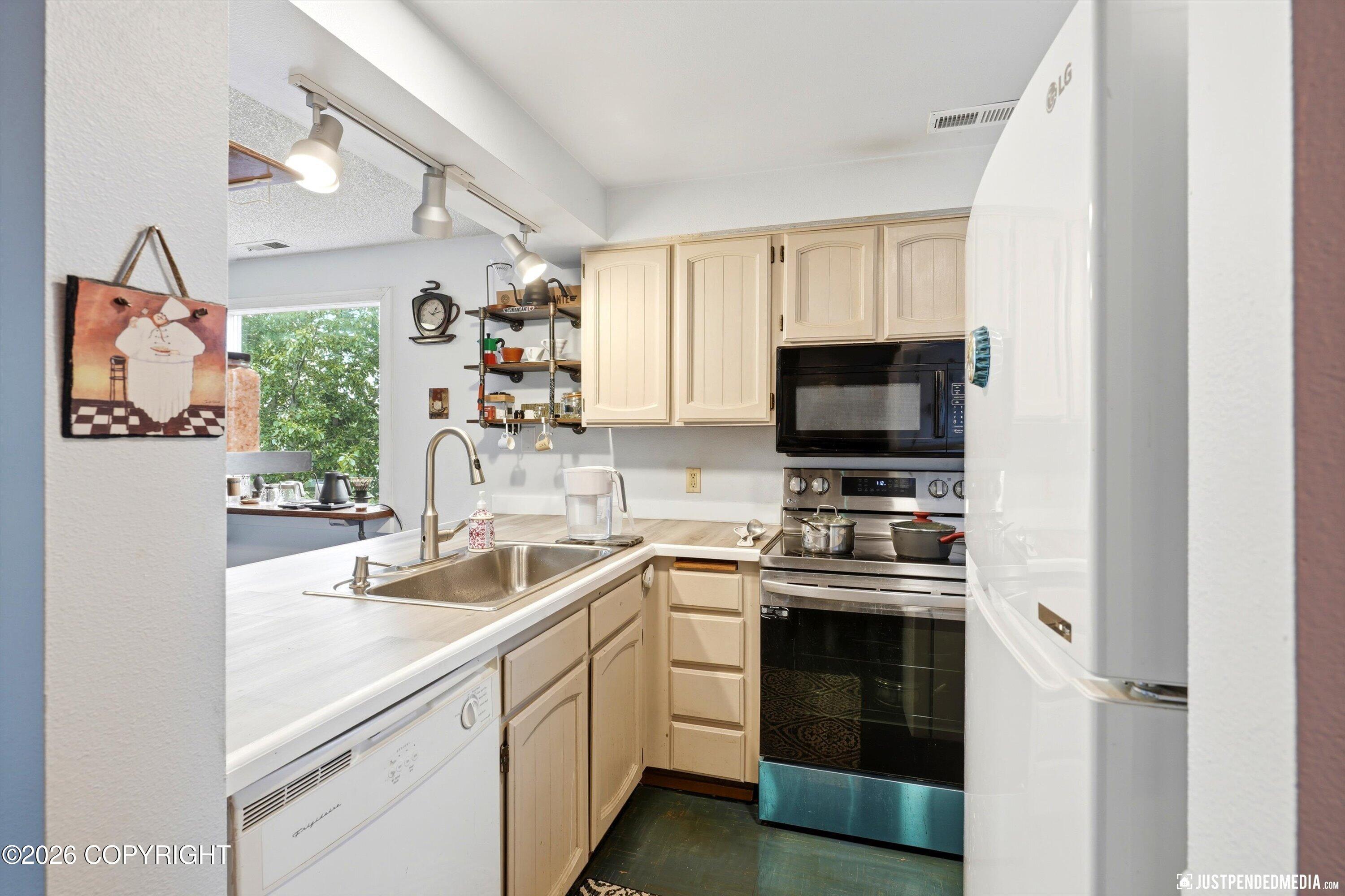 2240 Sentry Drive #c408 Property Photo 5