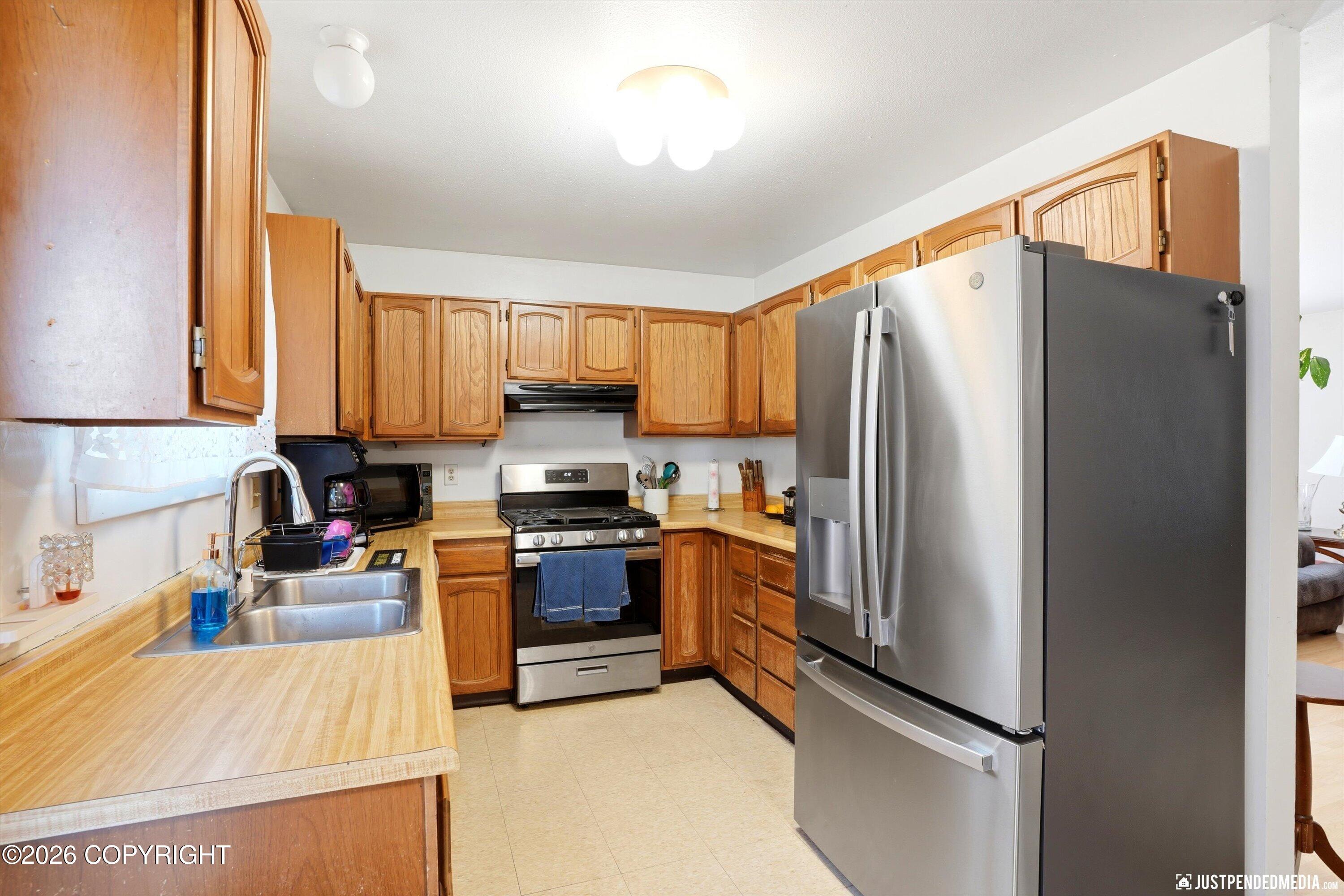 2425 W 67th Avenue Property Photo 9