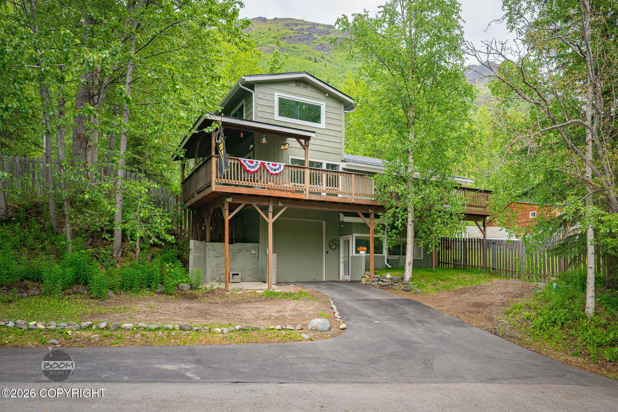 22432 Glacier View Drive Property Photo 1