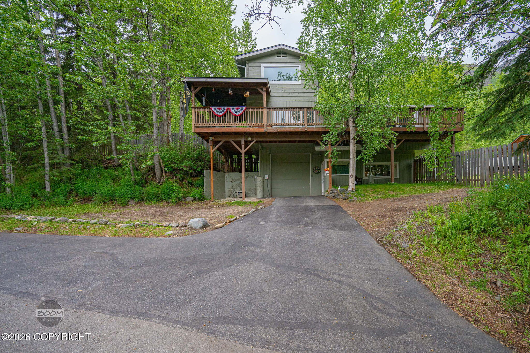 22432 Glacier View Drive Property Photo 3
