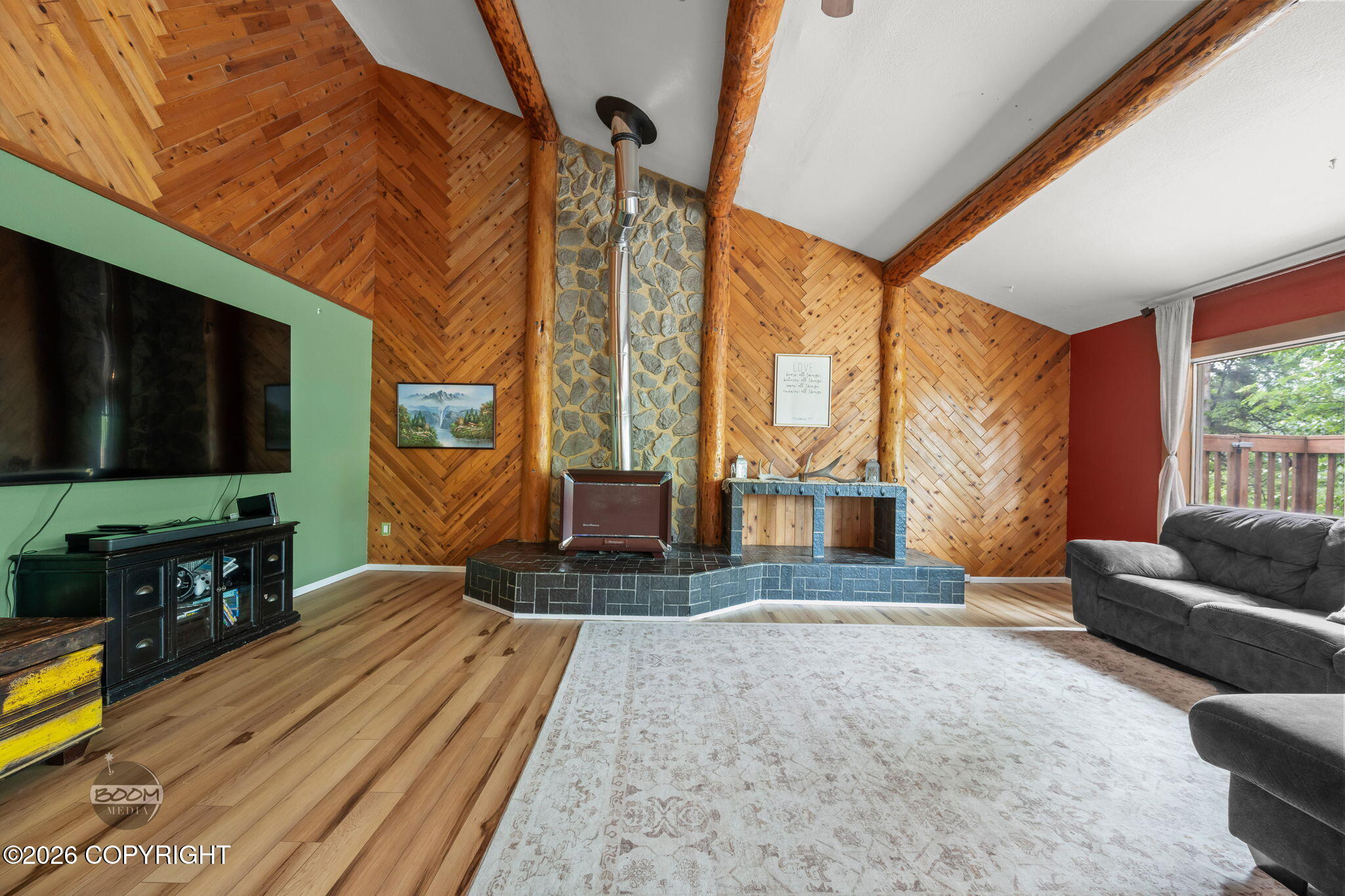 22432 Glacier View Drive Property Photo 14