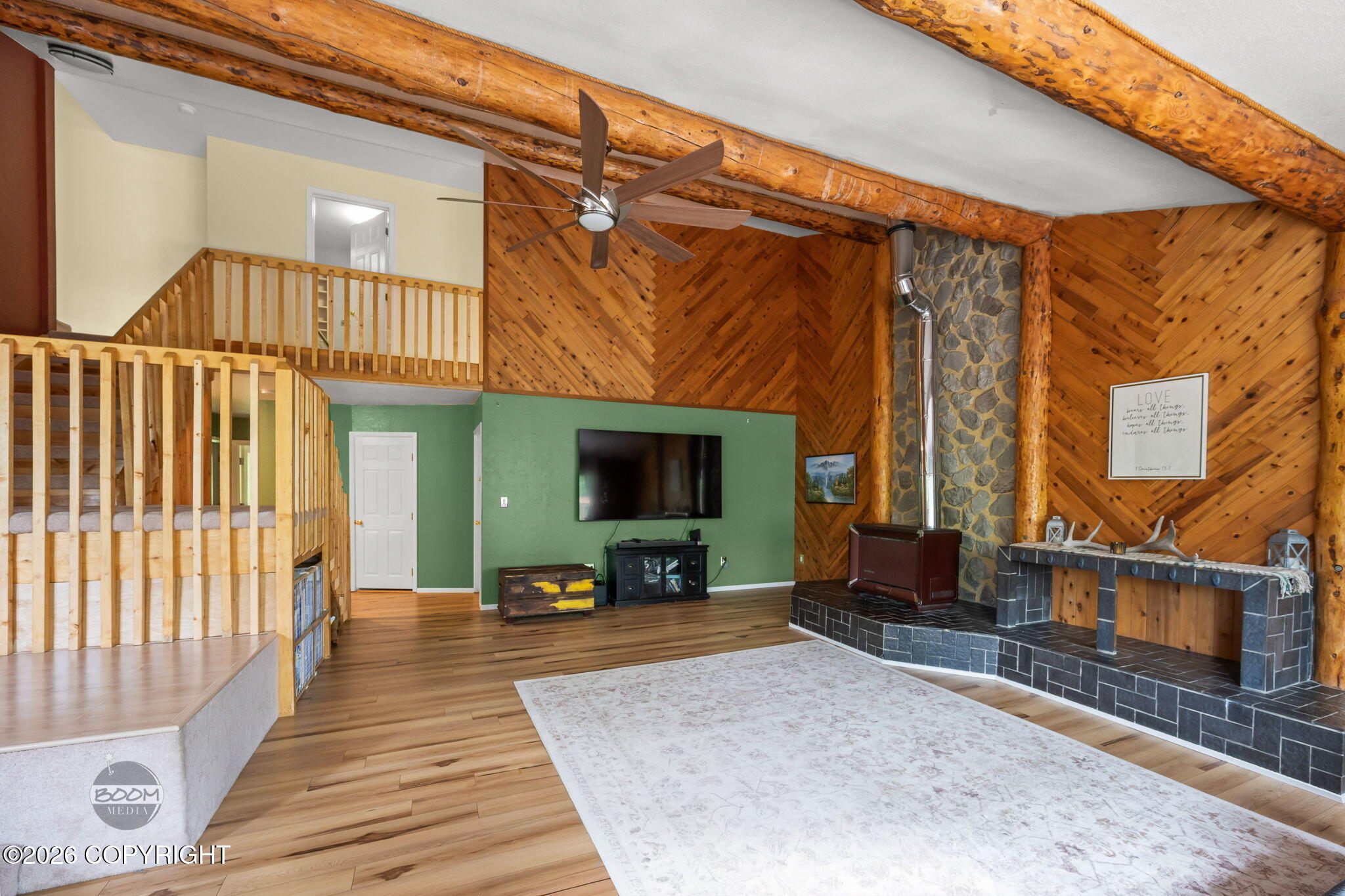 22432 Glacier View Drive Property Photo 15