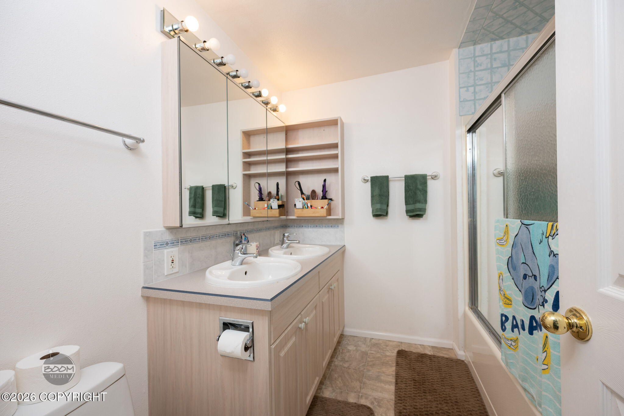 22432 Glacier View Drive Property Photo 20