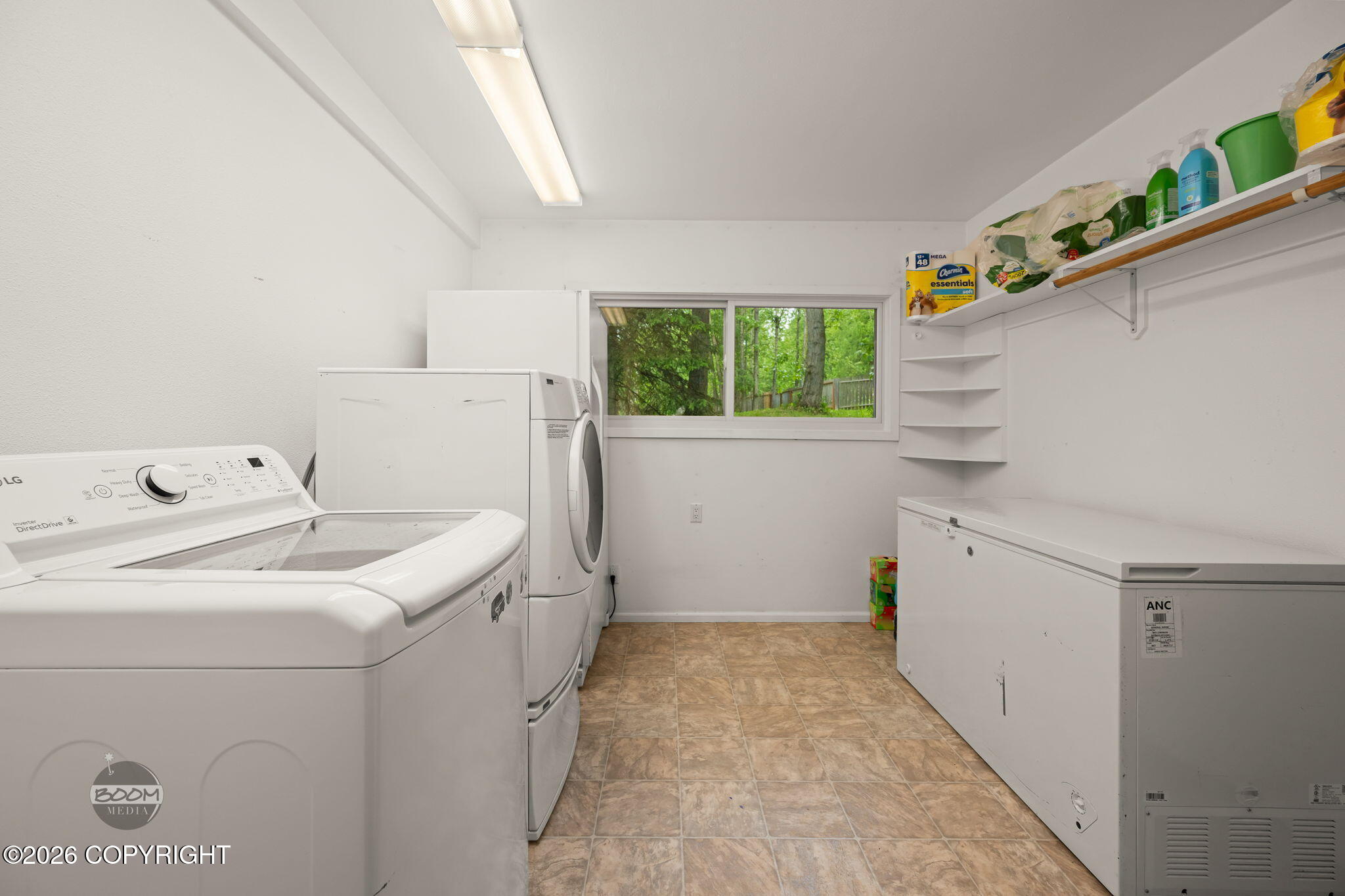 22432 Glacier View Drive Property Photo 24