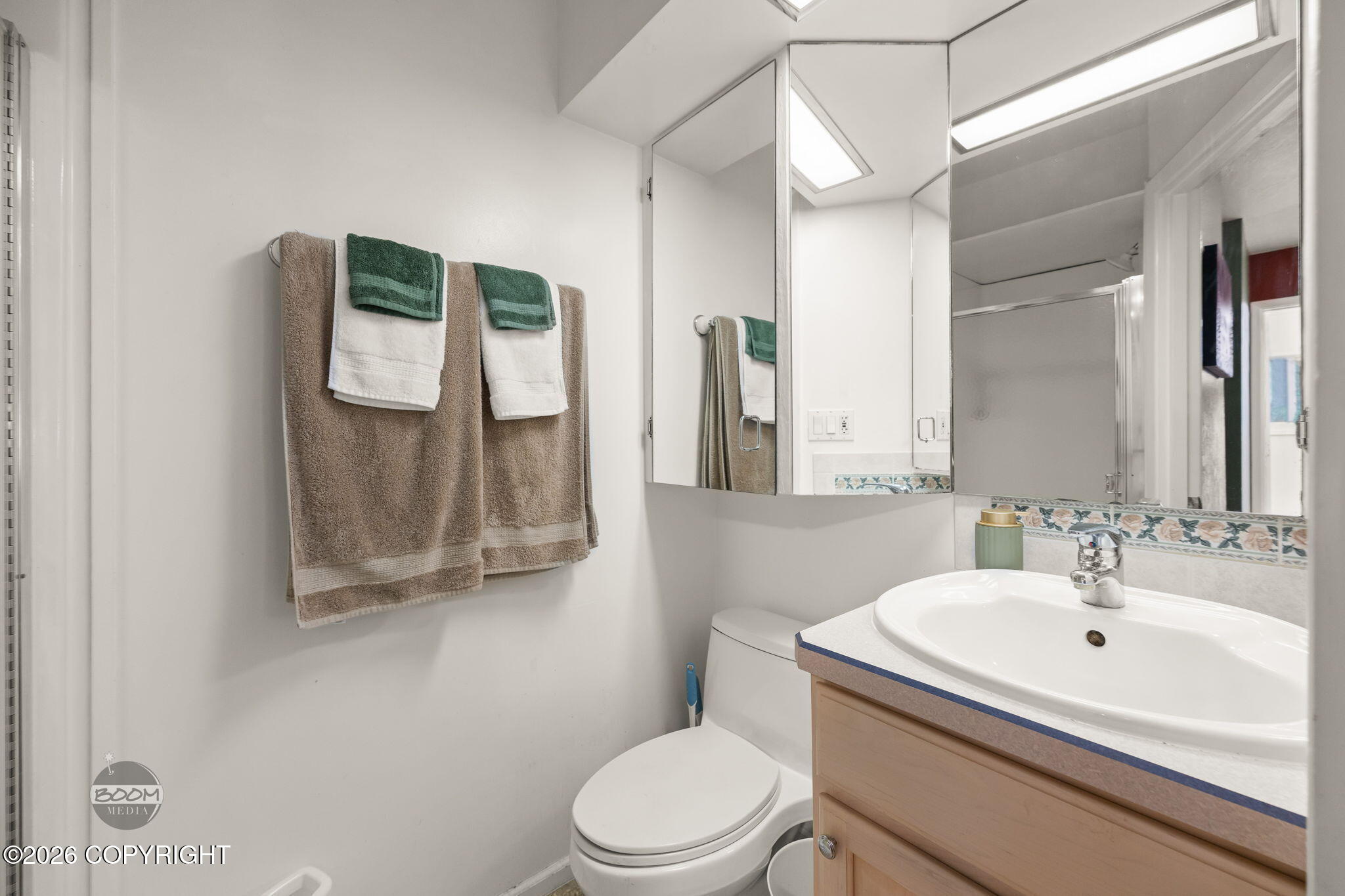 22432 Glacier View Drive Property Photo 26