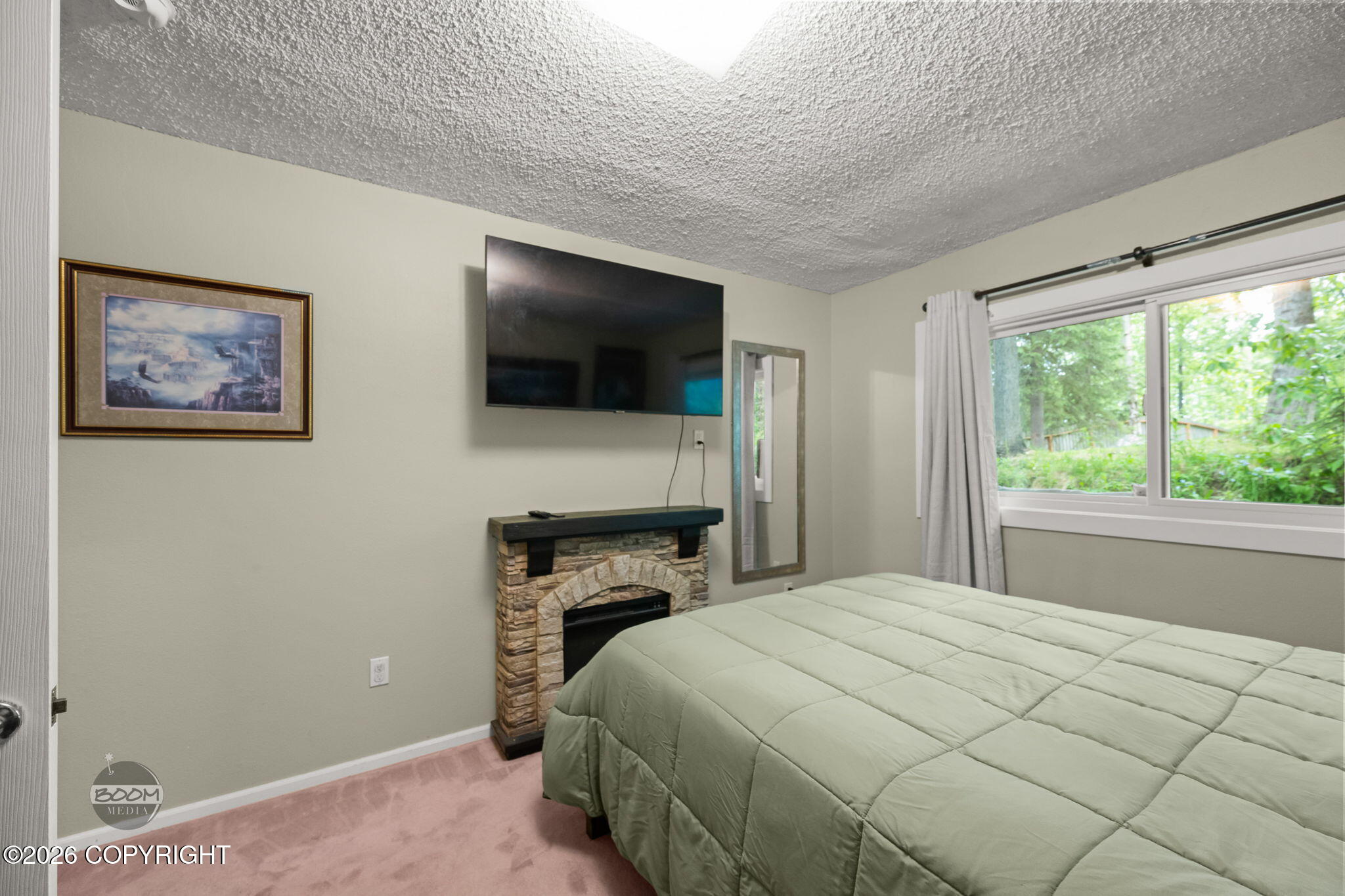 22432 Glacier View Drive Property Photo 30