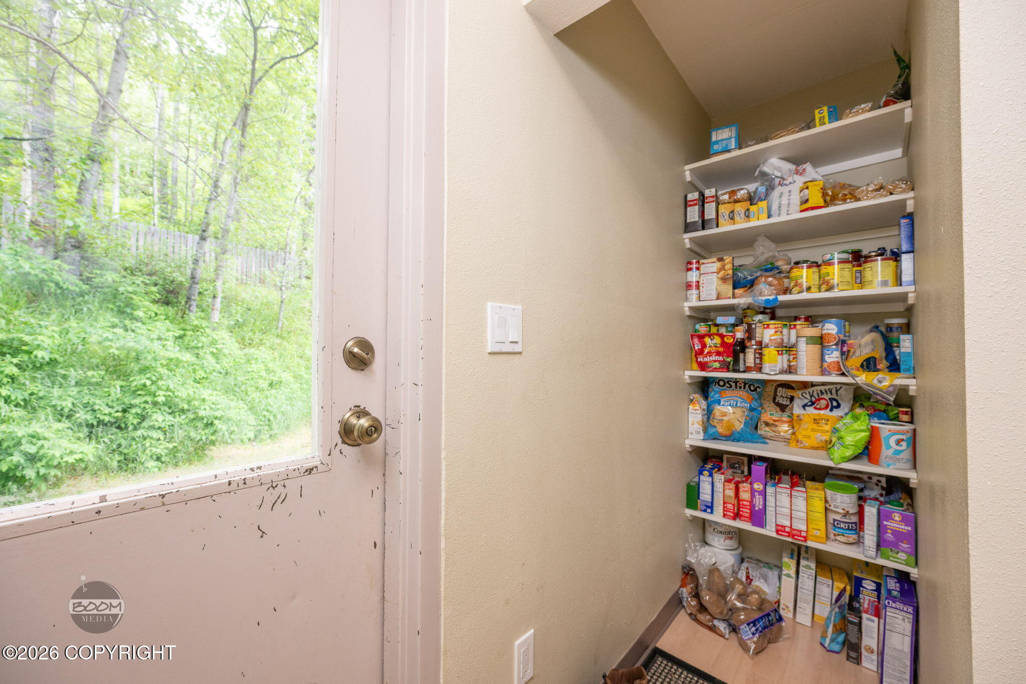 22432 Glacier View Drive Property Photo 32