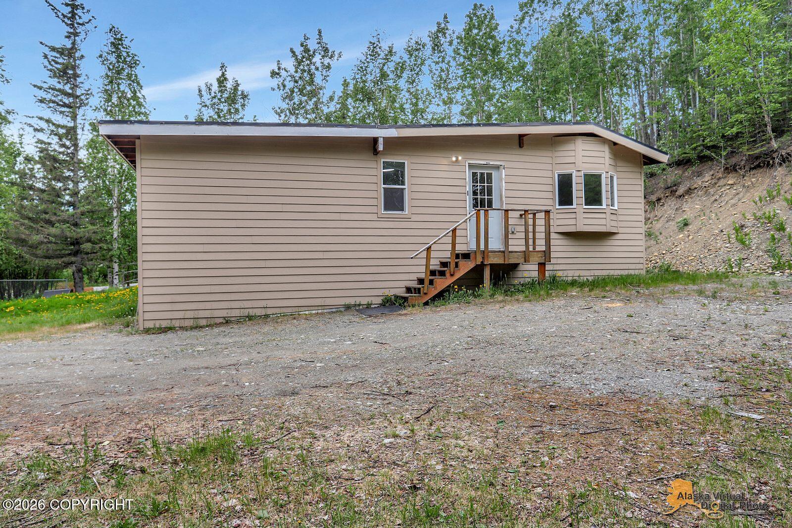 6061 E Pike Avenue Property Photo 1