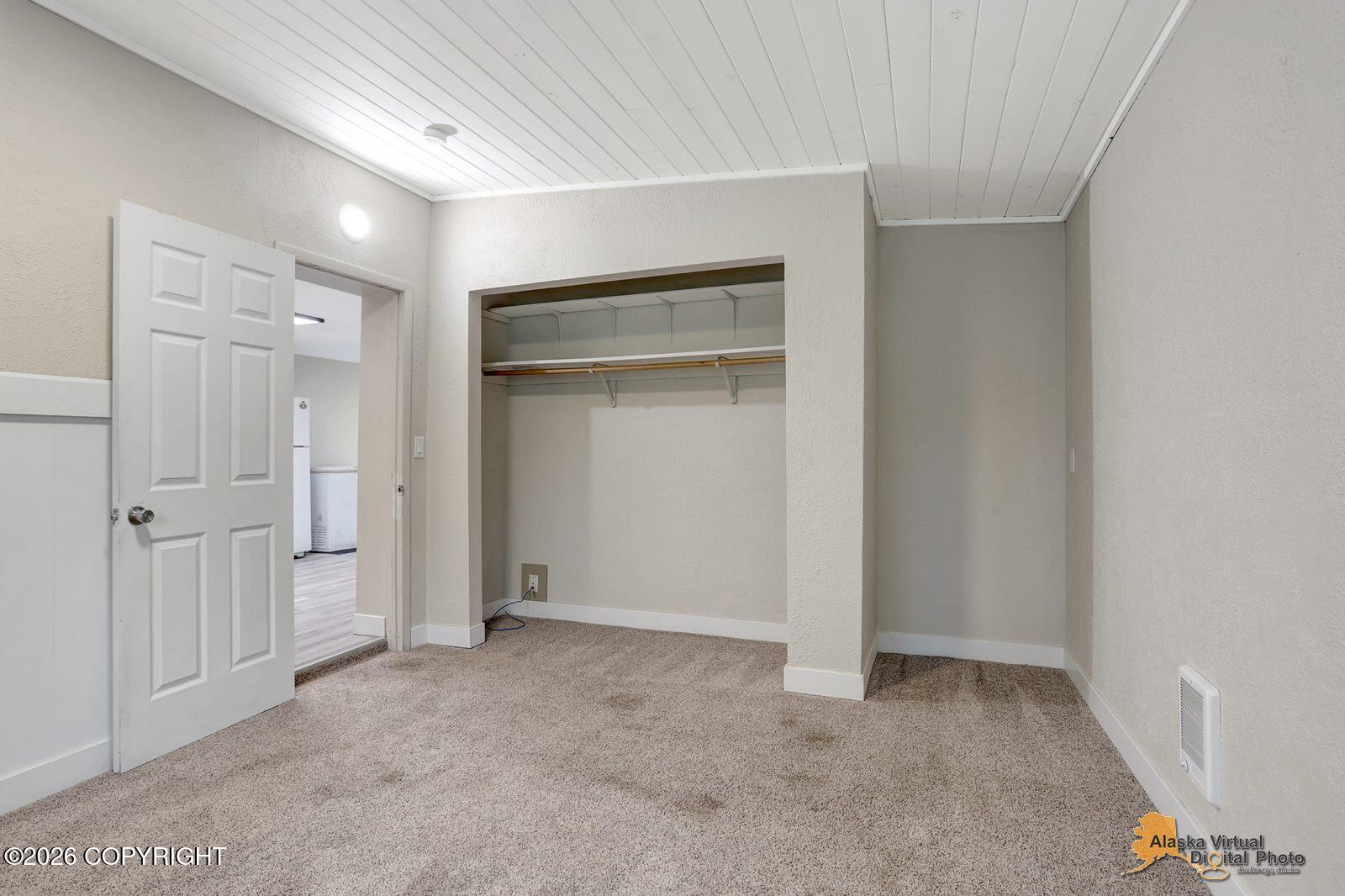 6061 E Pike Avenue Property Photo 4