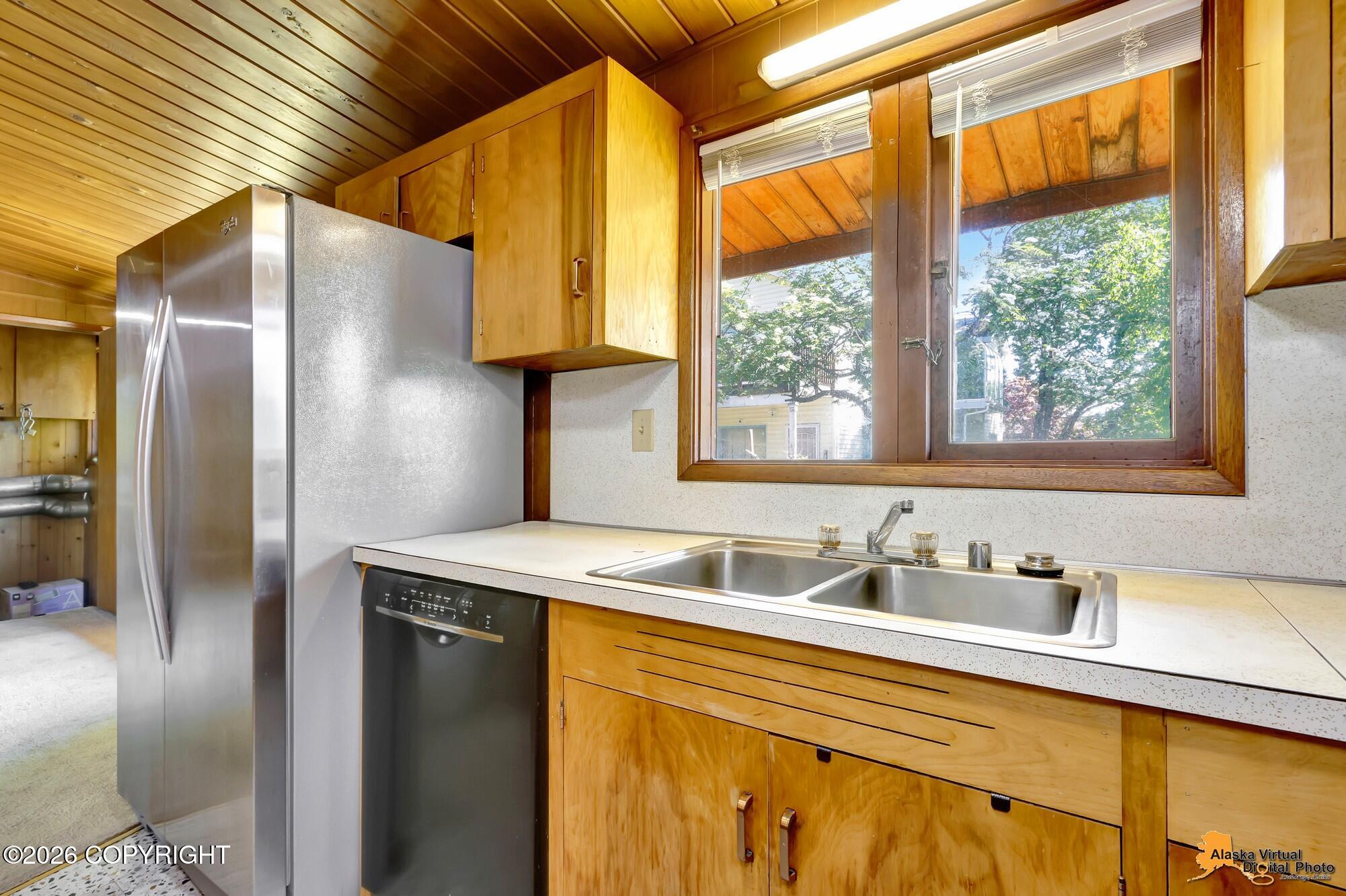 1575 H Street Property Photo 13