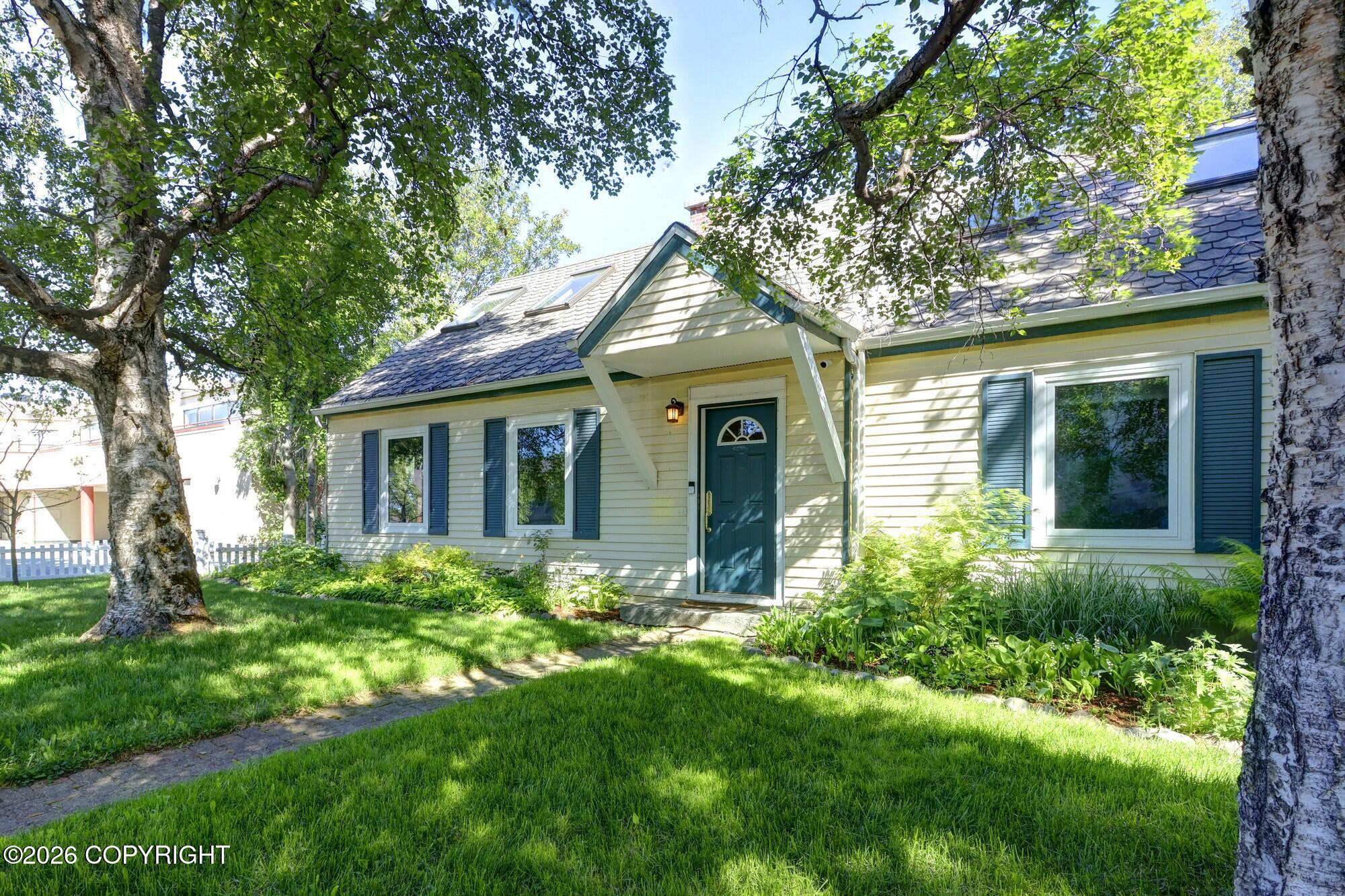 1215 W 8th Avenue Property Photo 9
