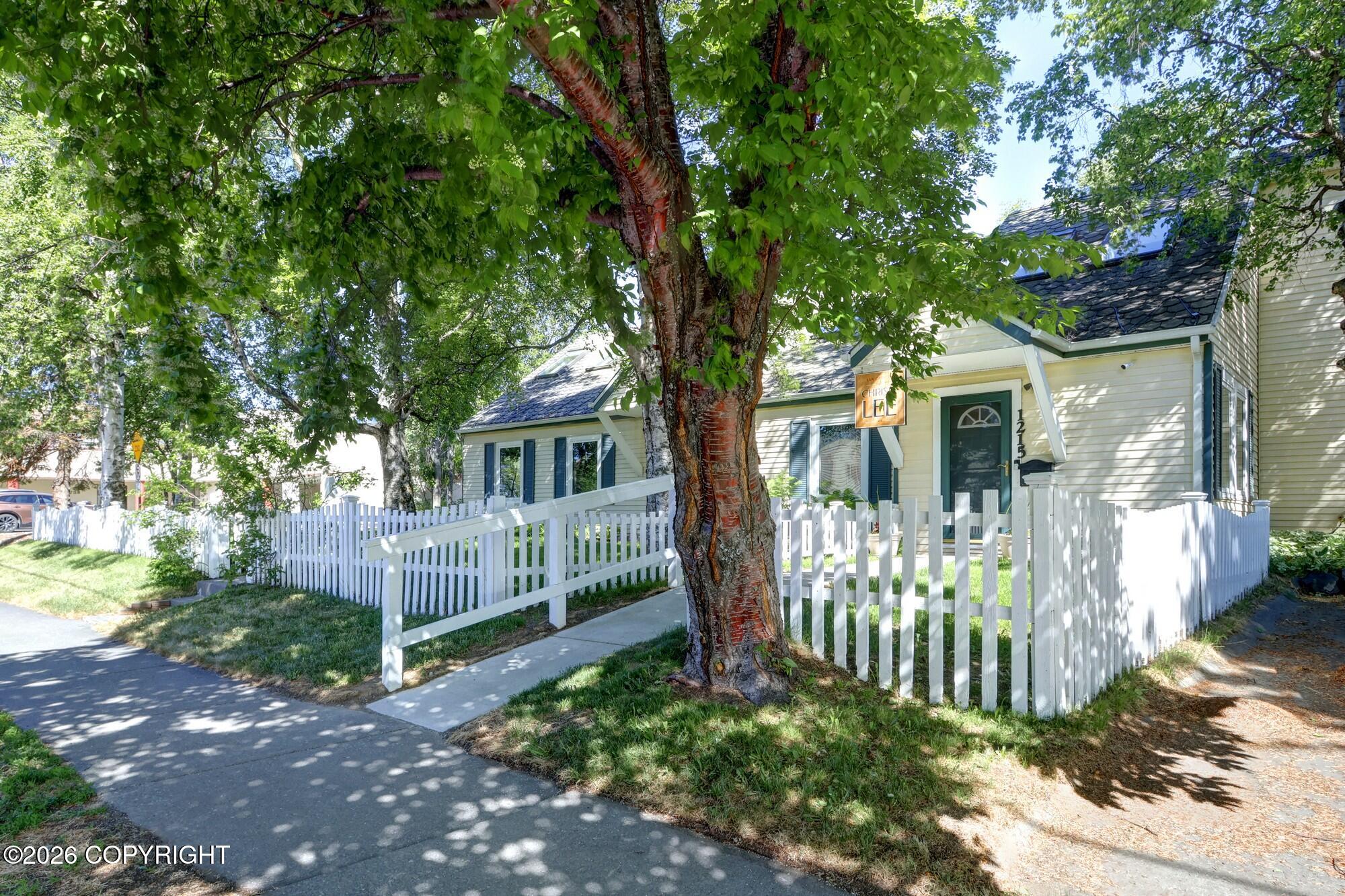 1215 W 8th Avenue Property Photo 11
