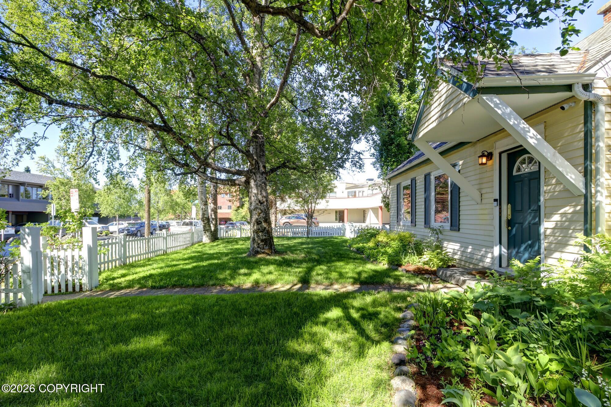 1215 W 8th Avenue Property Photo 52