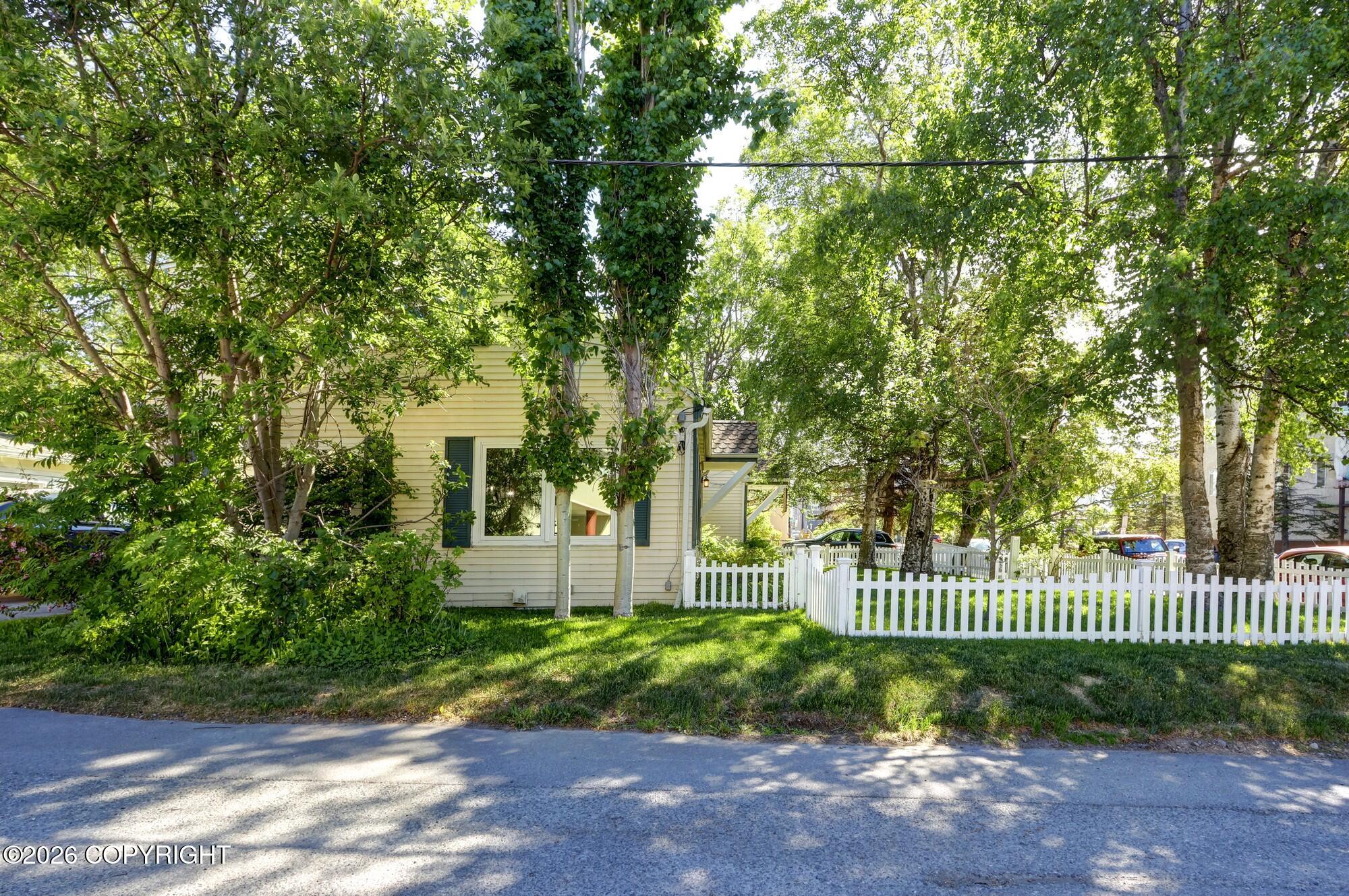 1215 W 8th Avenue Property Photo 54