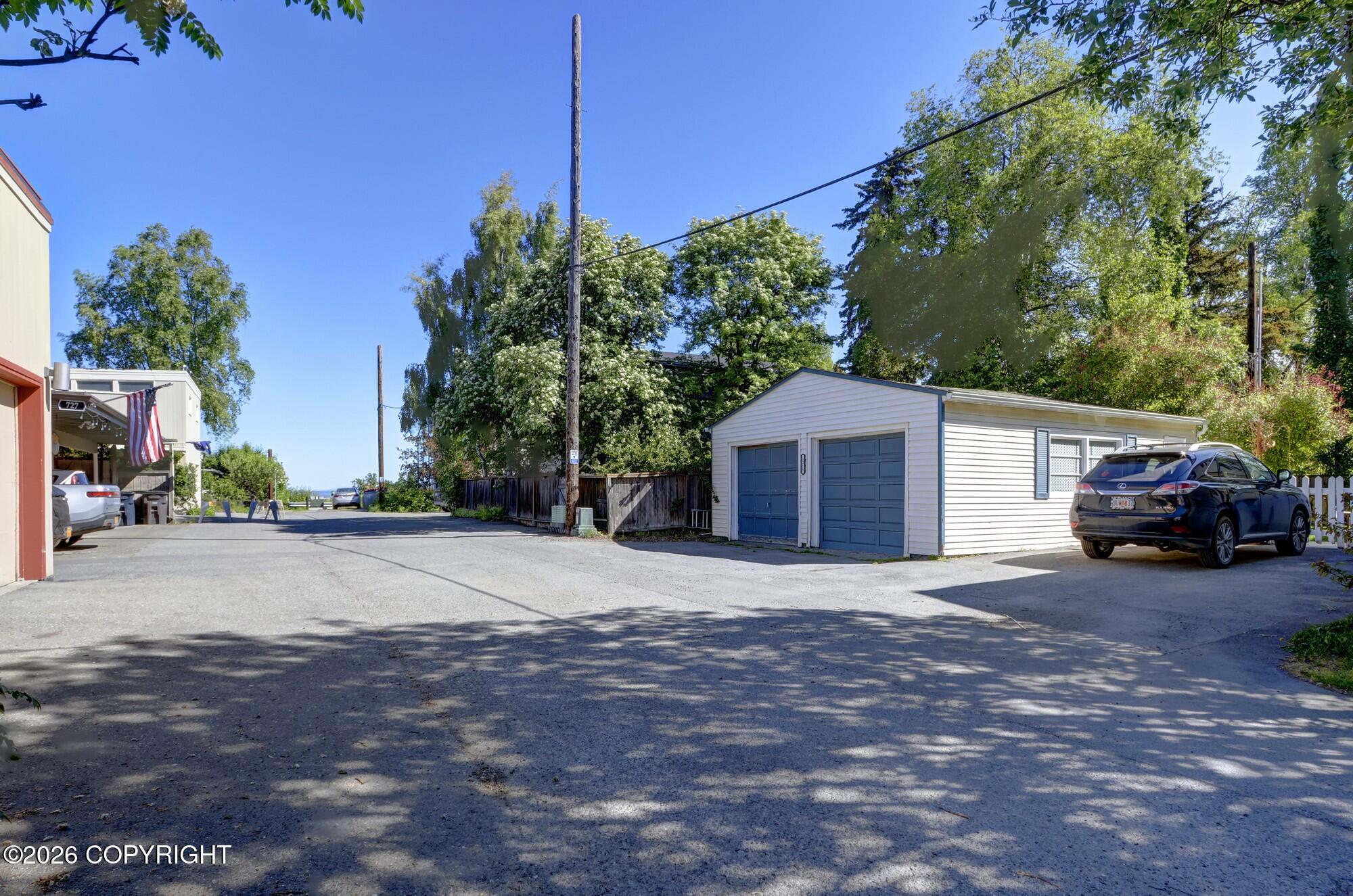 1215 W 8th Avenue Property Photo 55