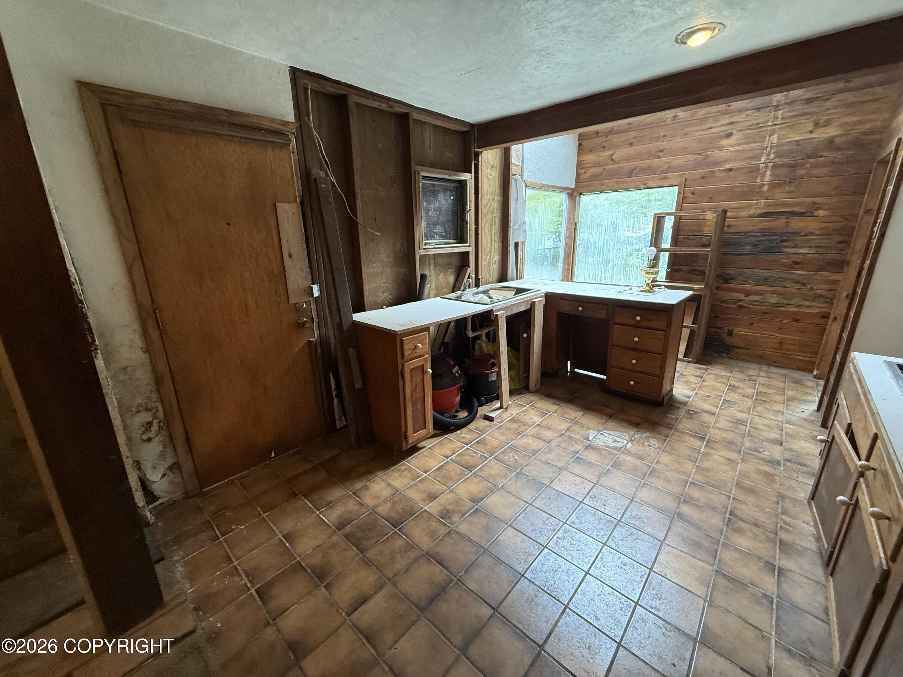 2408 2nd Avenue Property Photo 3
